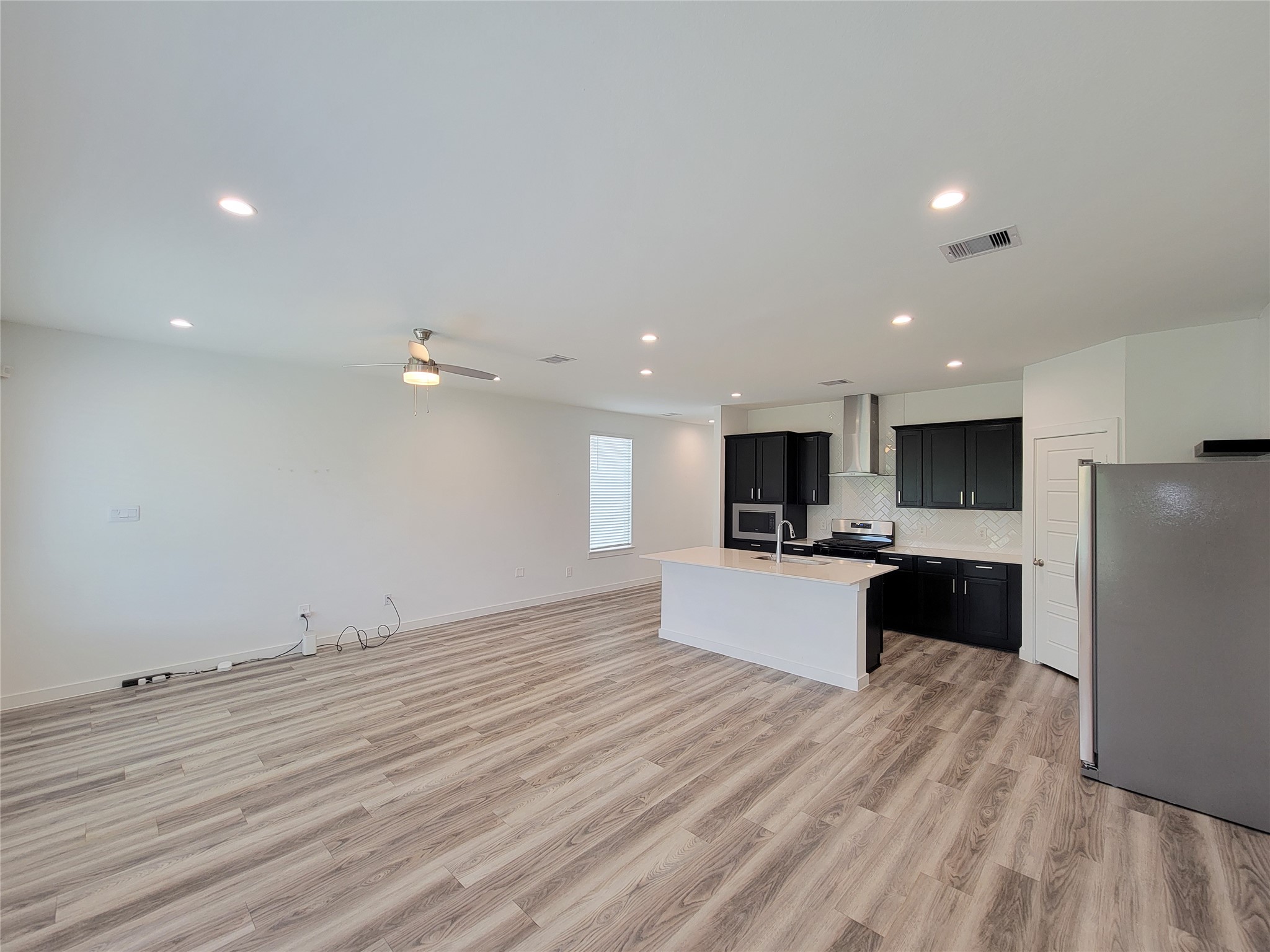 3225 Creston Gate Drive Property Photo 9