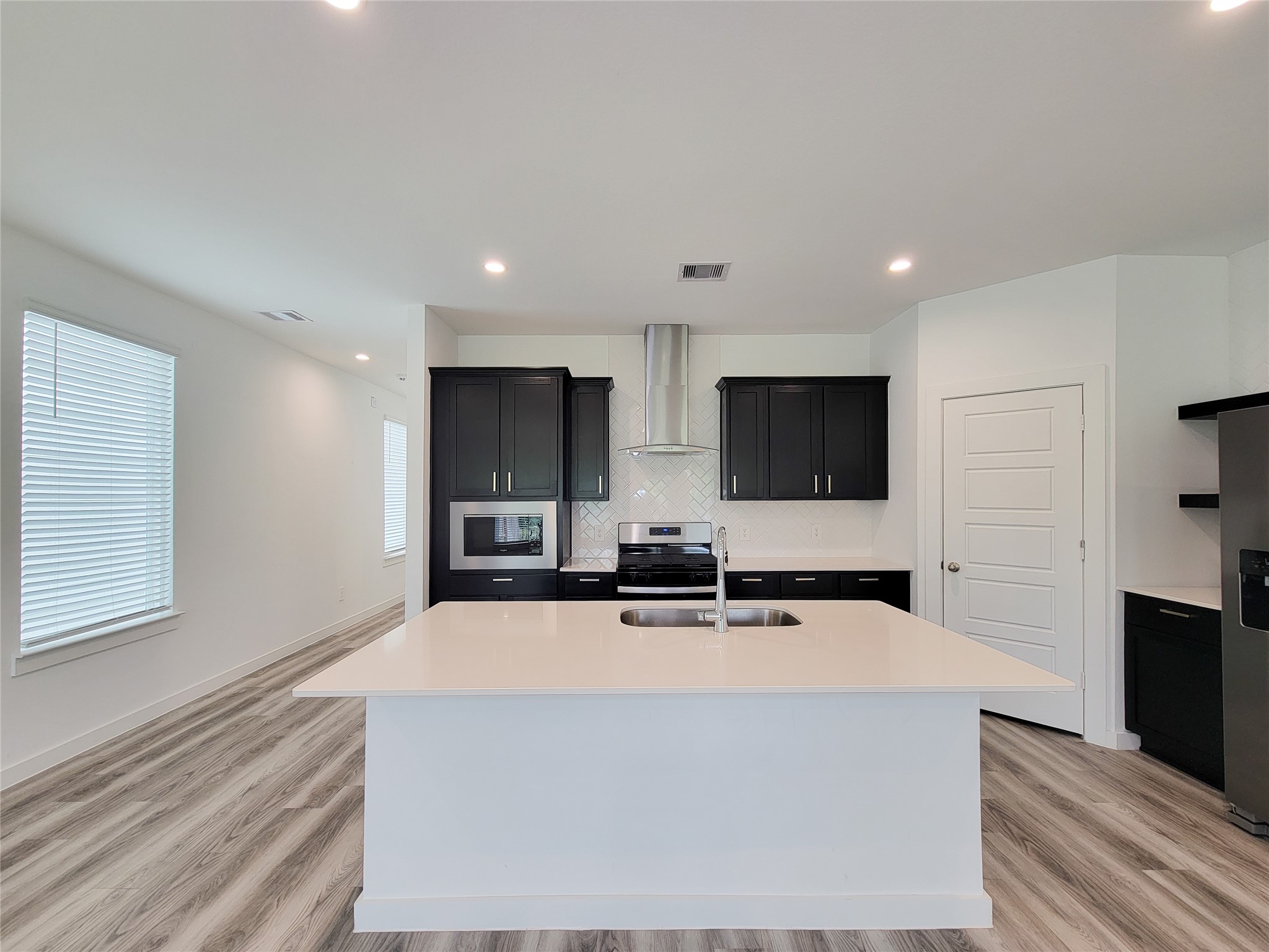 3225 Creston Gate Drive Property Photo 10