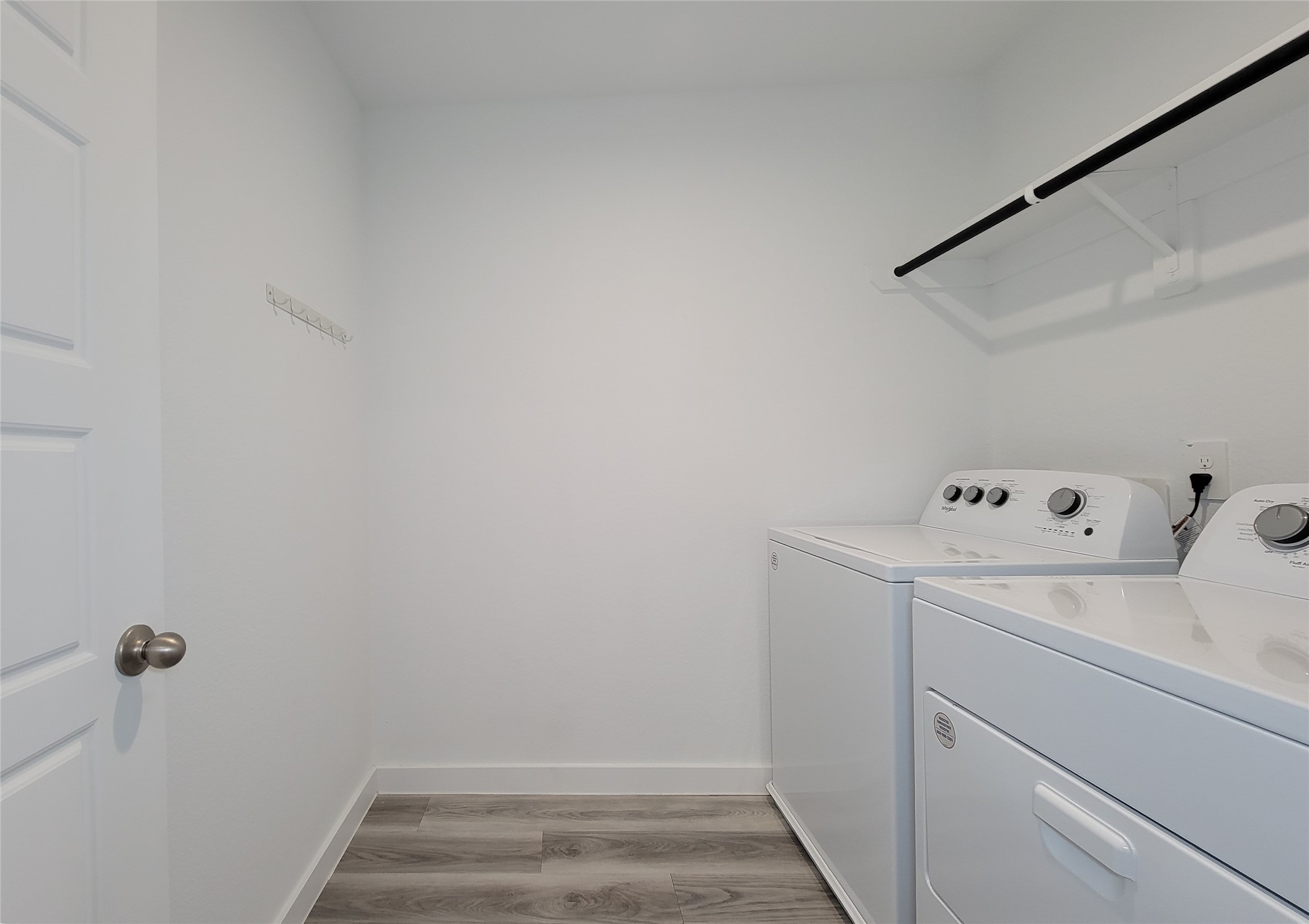 3225 Creston Gate Drive Property Photo 24