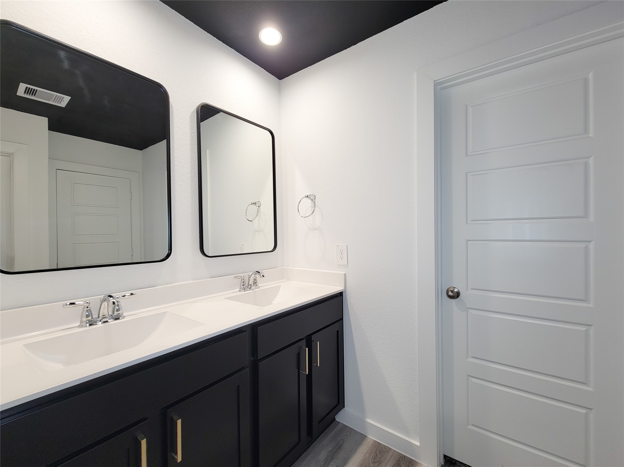 3225 Creston Gate Drive Property Photo 27