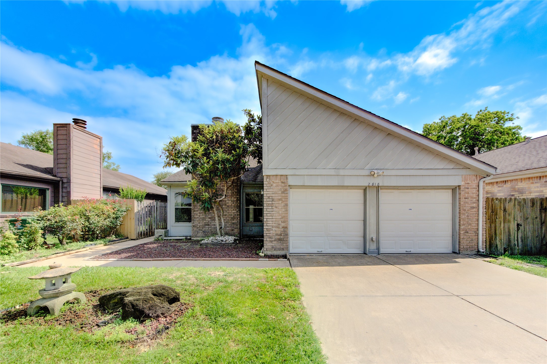 2818 Crest Park Drive Property Photo 1