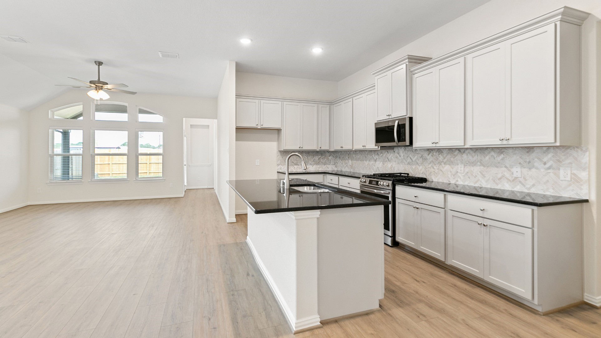 31015 Eagle Crag Road Property Photo 3