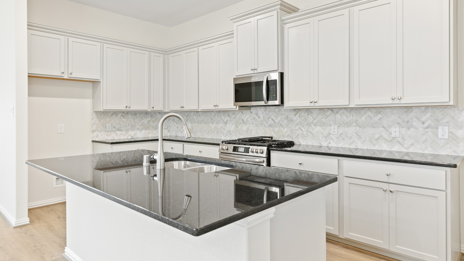 31015 Eagle Crag Road Property Photo 4