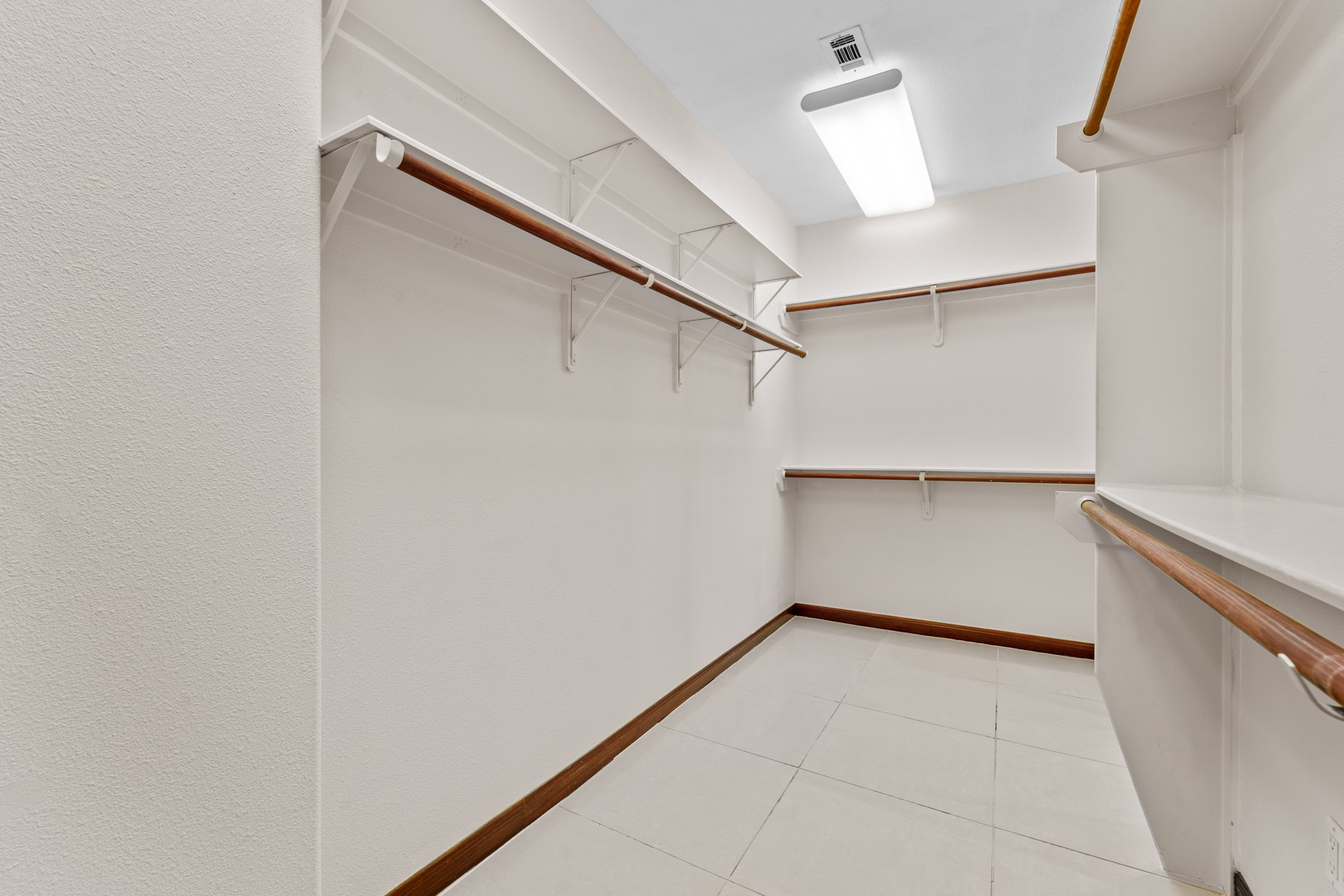 6016 Kirby Drive Property Photo 14