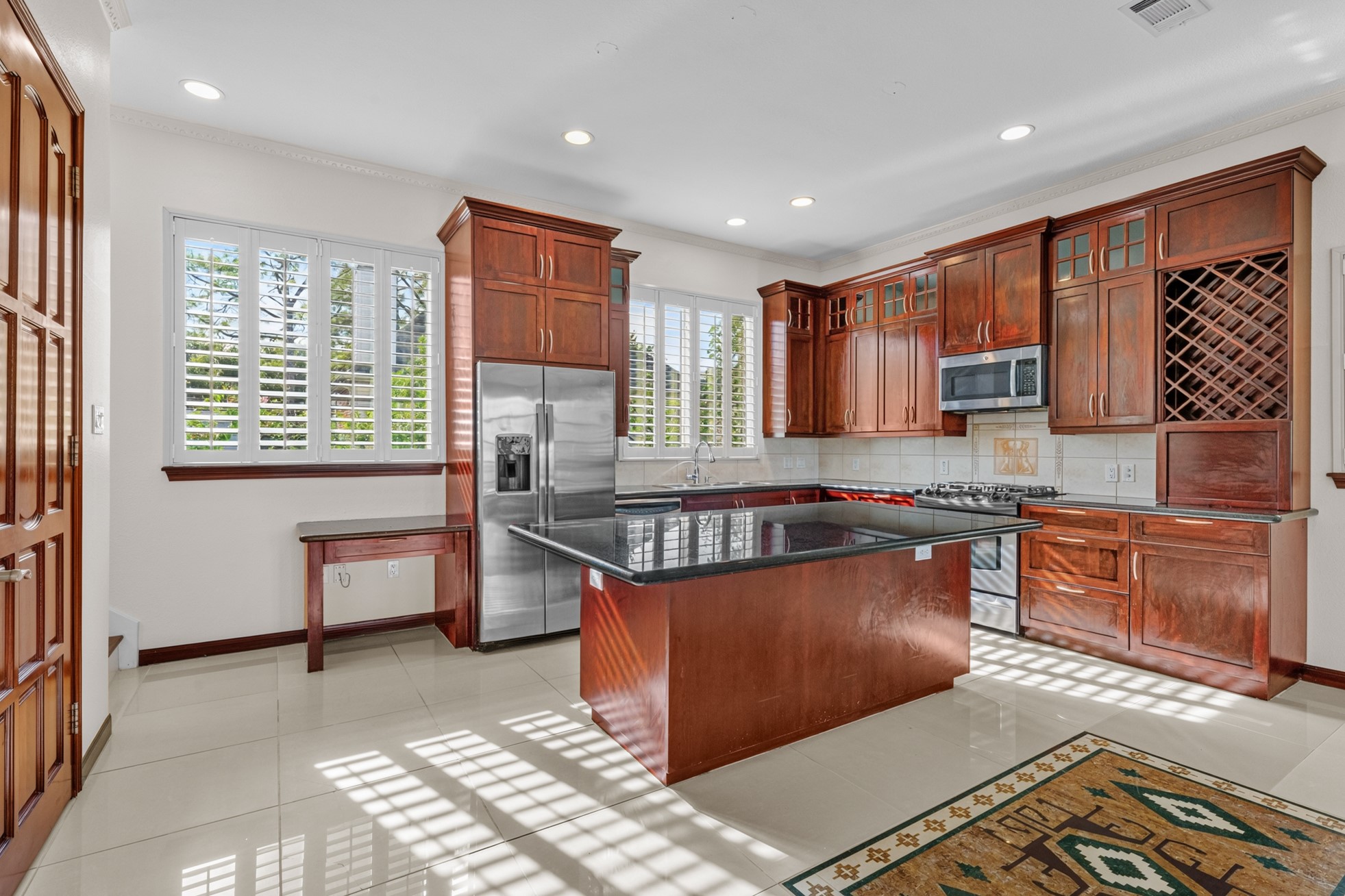 6016 Kirby Drive Property Photo 15