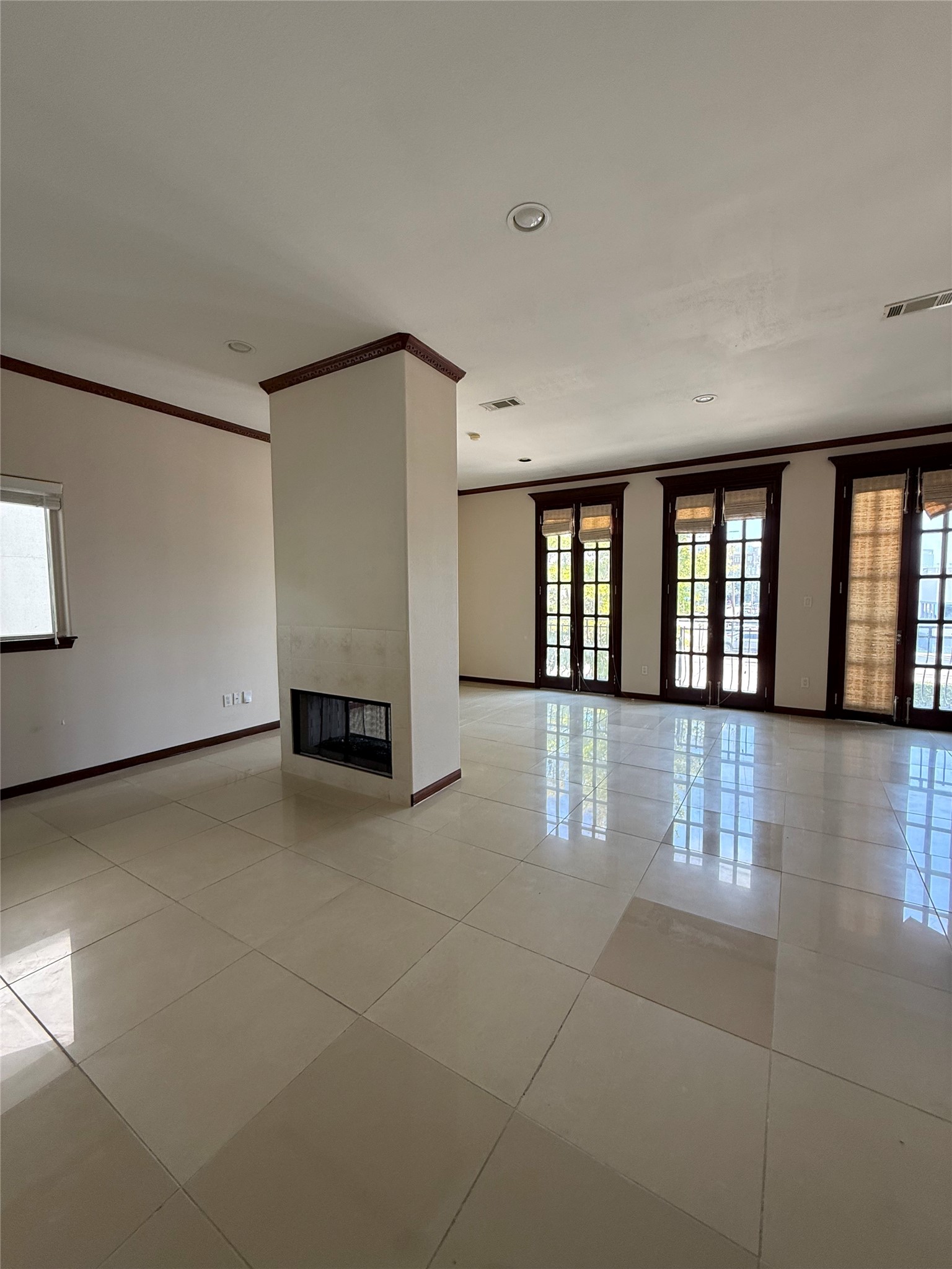 6016 Kirby Drive Property Photo 17