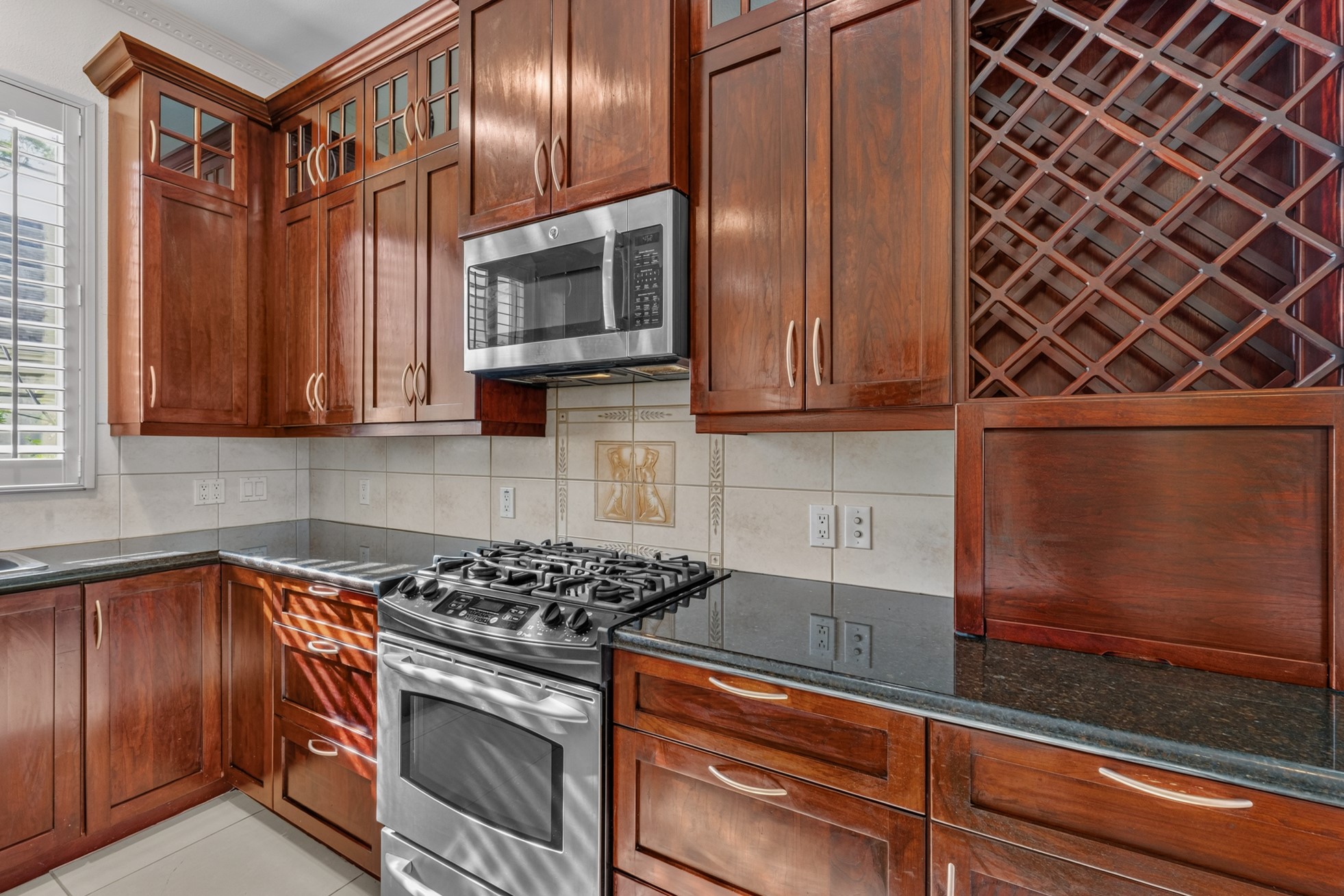 6016 Kirby Drive Property Photo 20