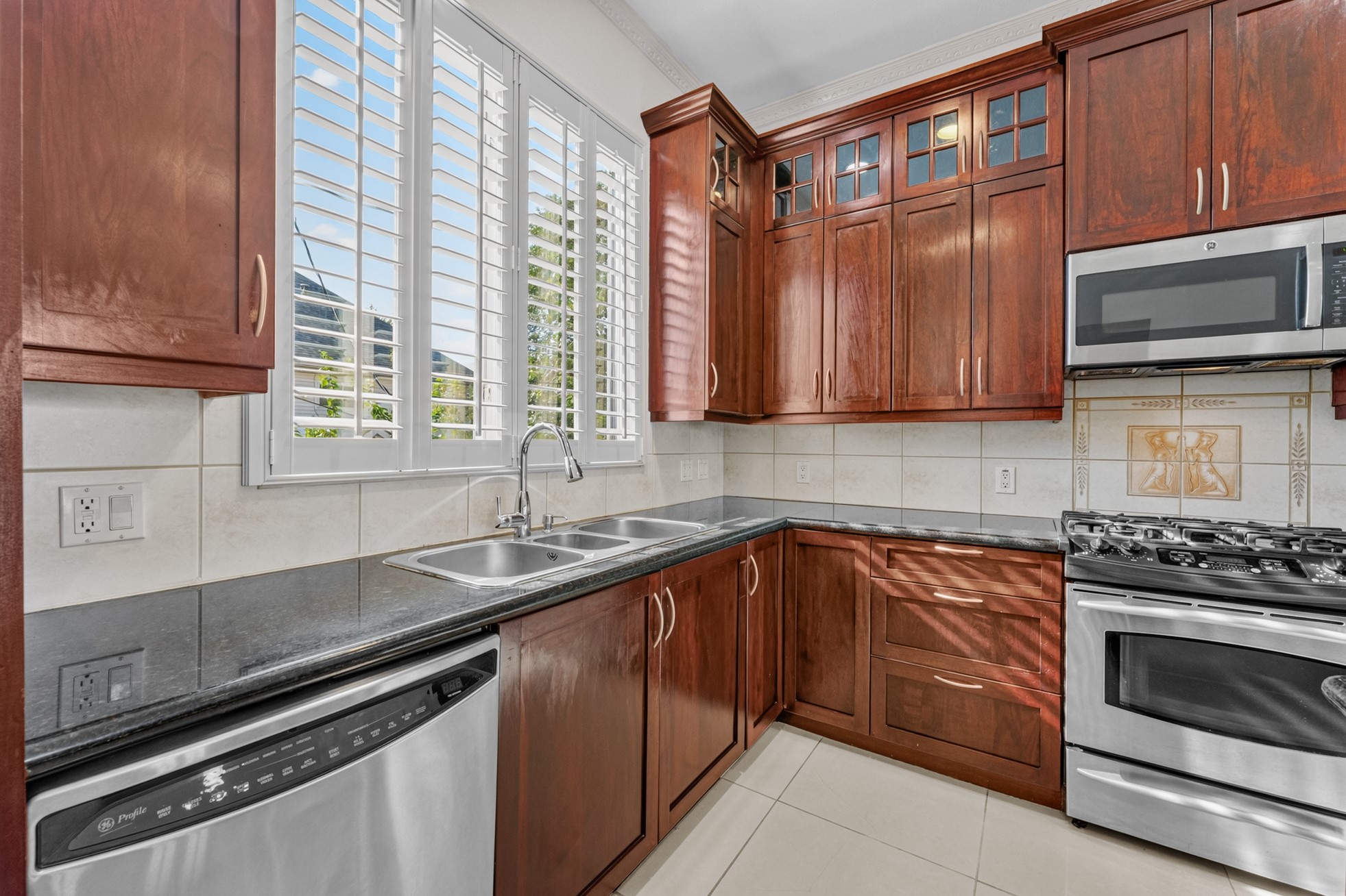 6016 Kirby Drive Property Photo 22