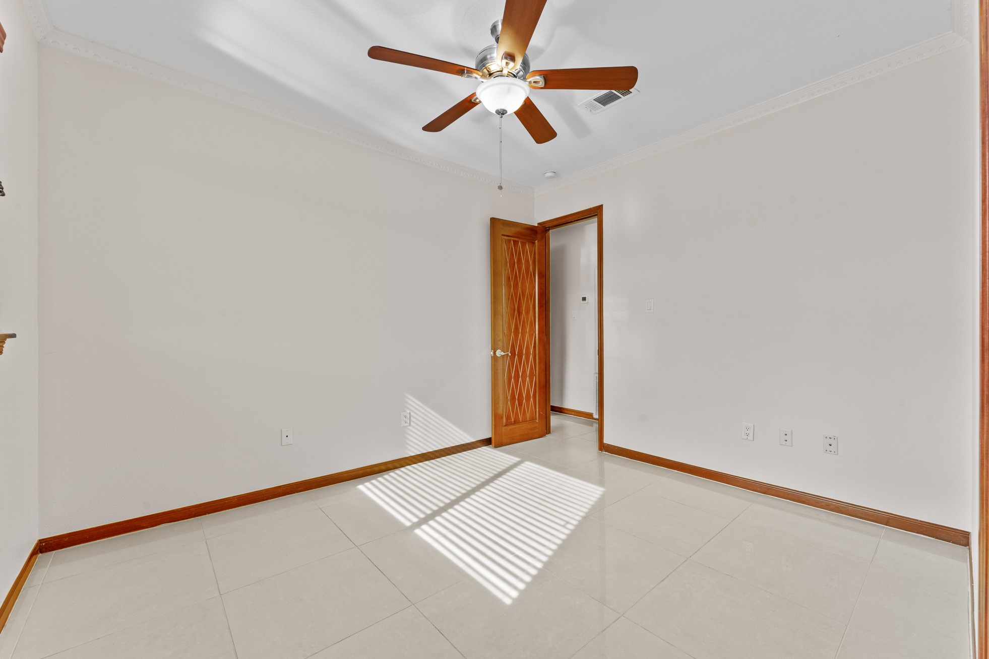 6016 Kirby Drive Property Photo 27