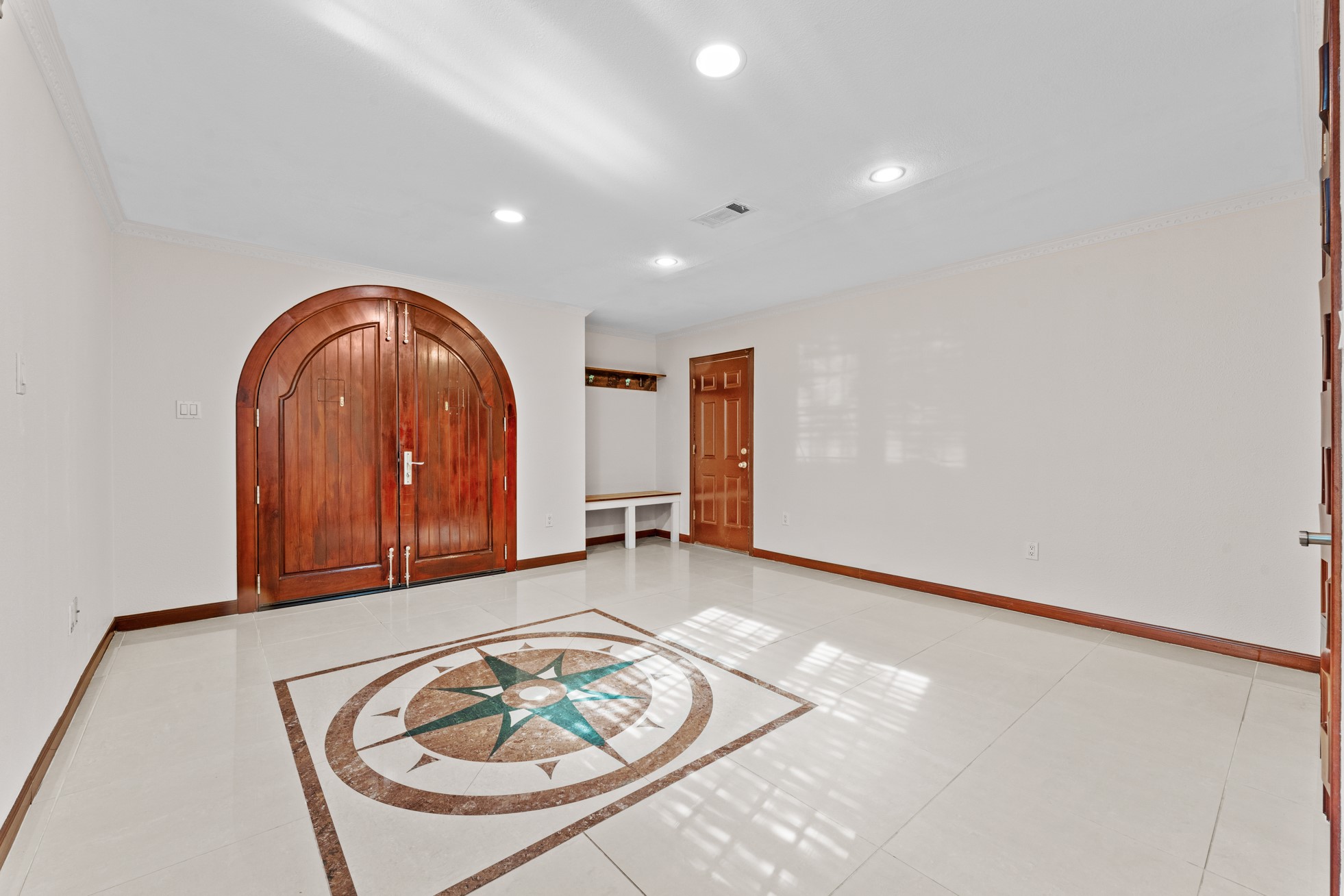 6016 Kirby Drive Property Photo 32