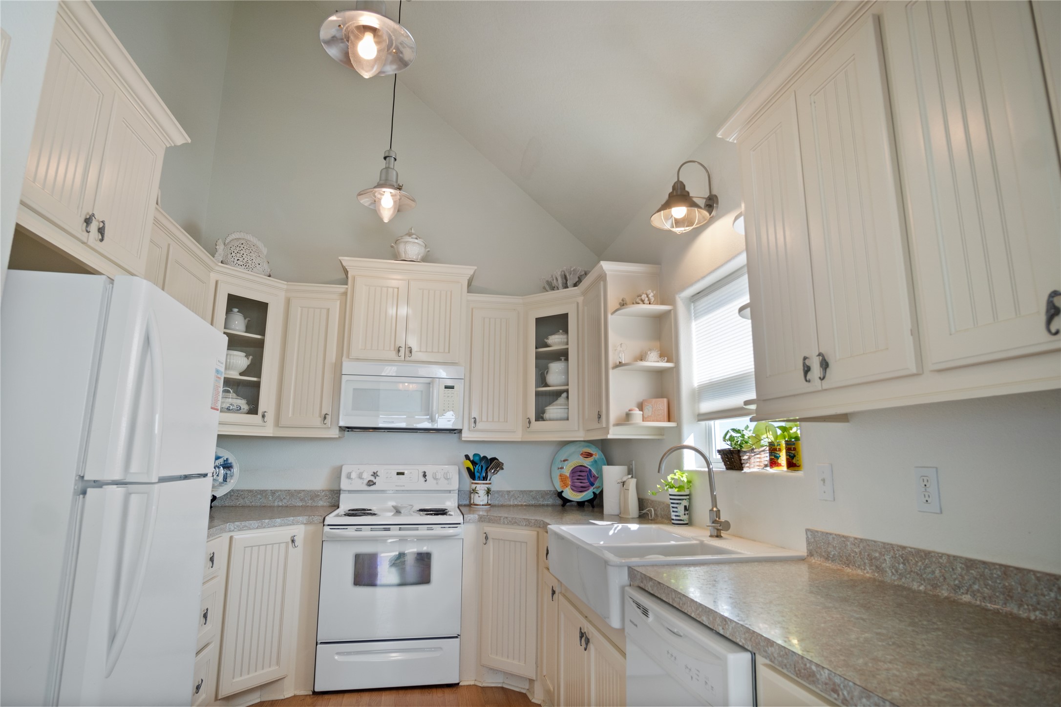1044 Waco Road Property Photo 9