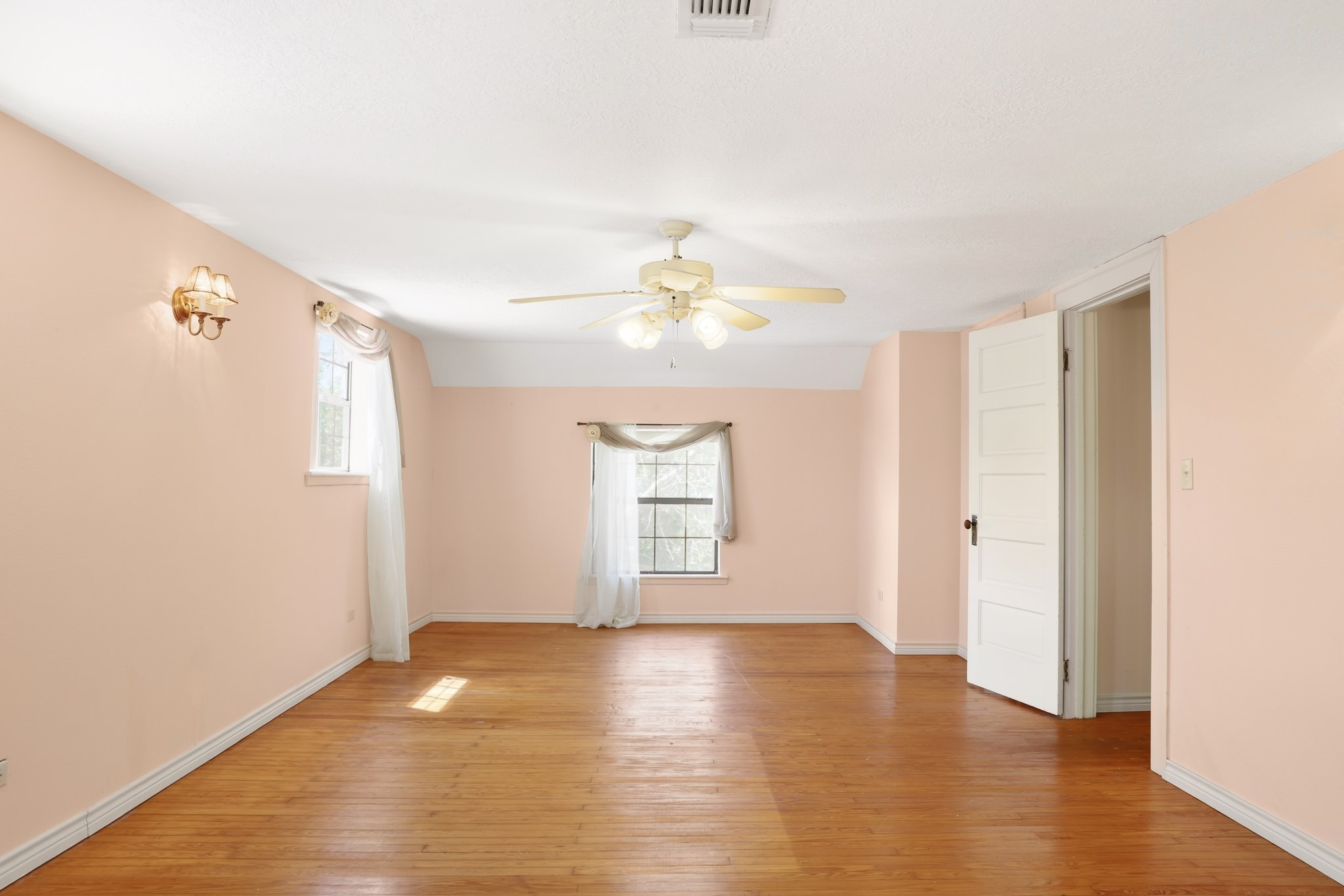 201 N Magnolia Street Property Photo 29