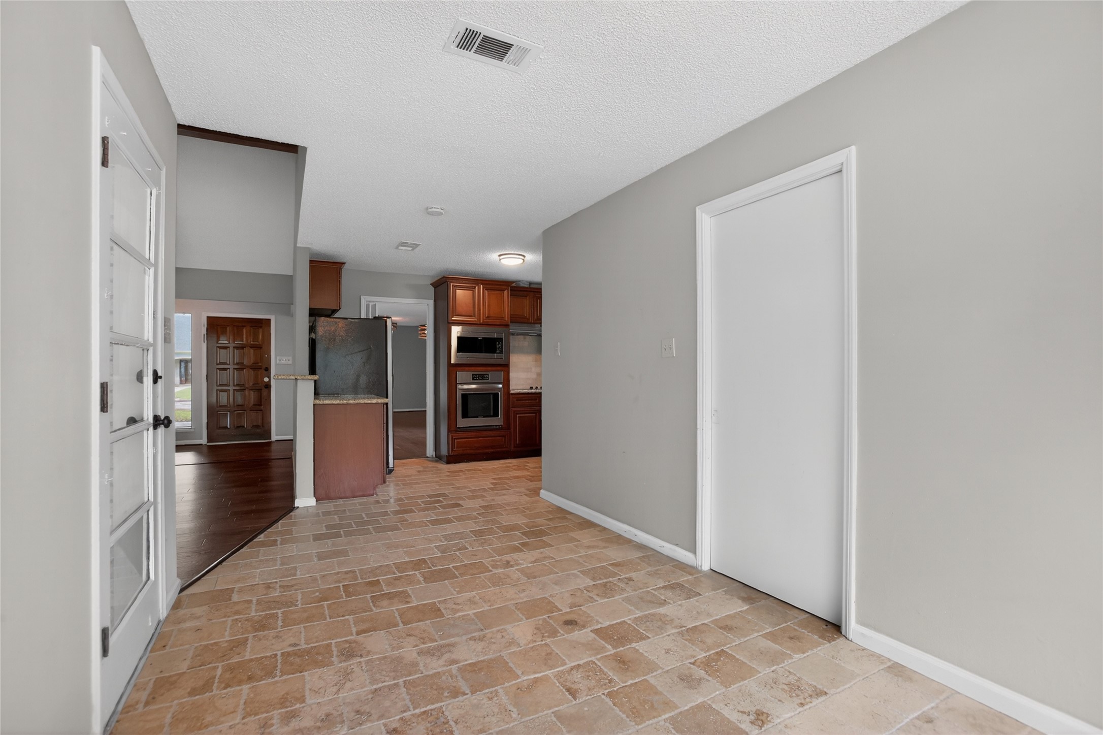 1927 Hidden Creek Drive Property Photo 28