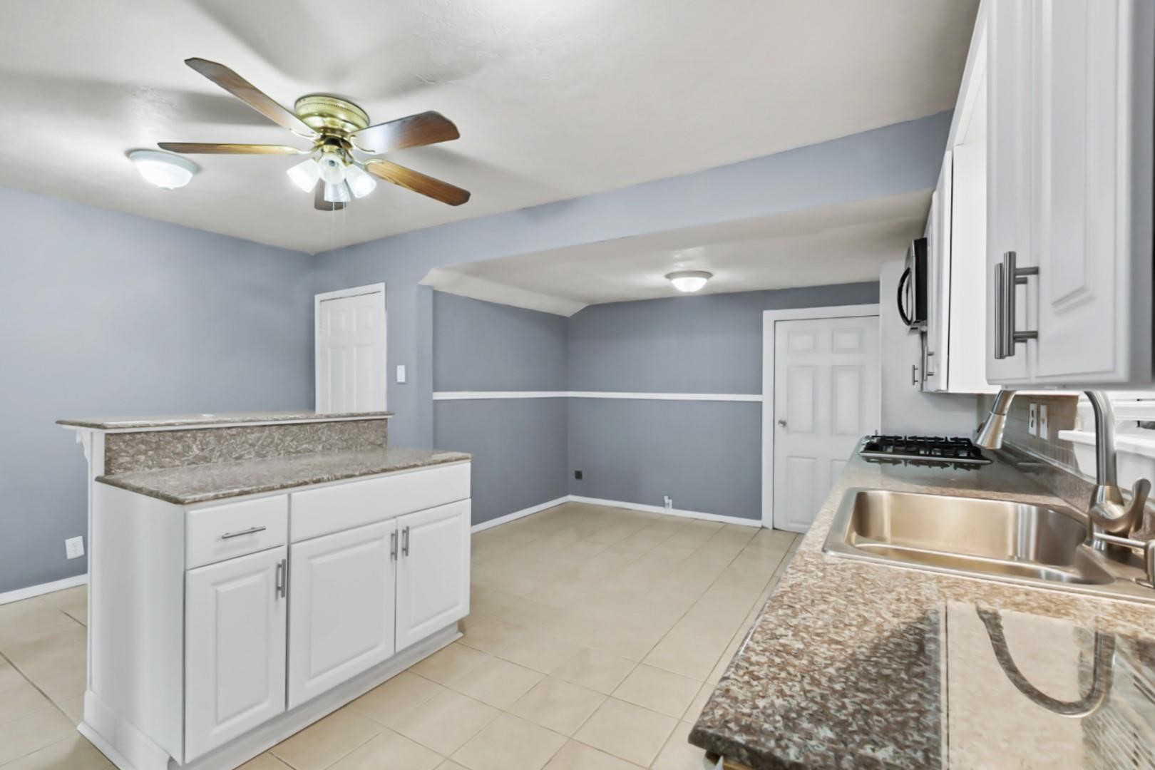 2111 3rd Street Property Photo 5