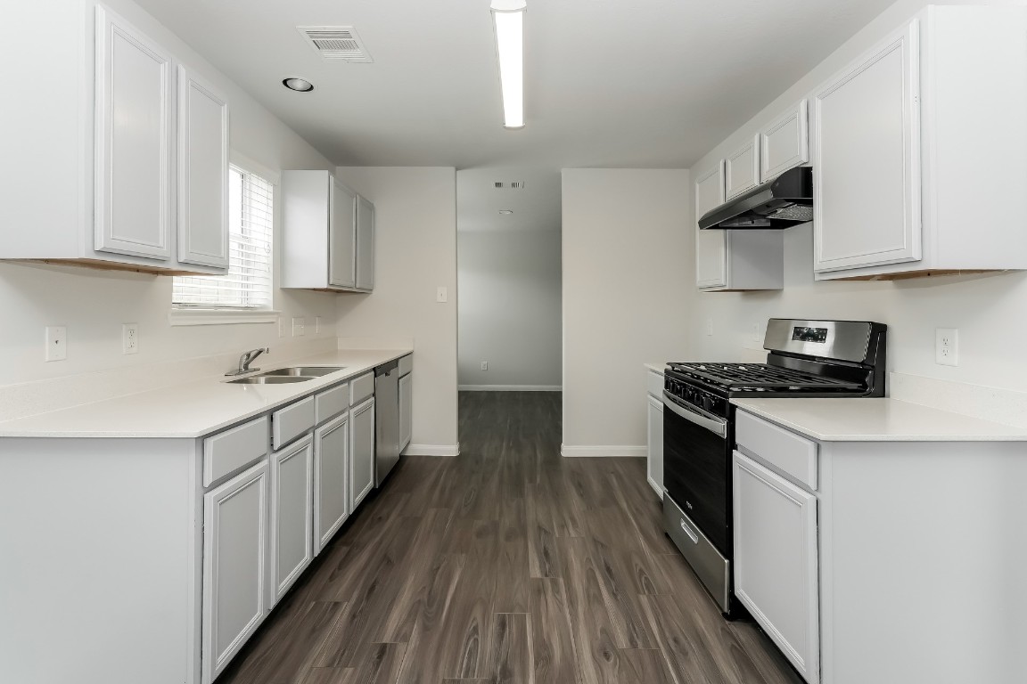 2410 High Island Way Property Photo 4