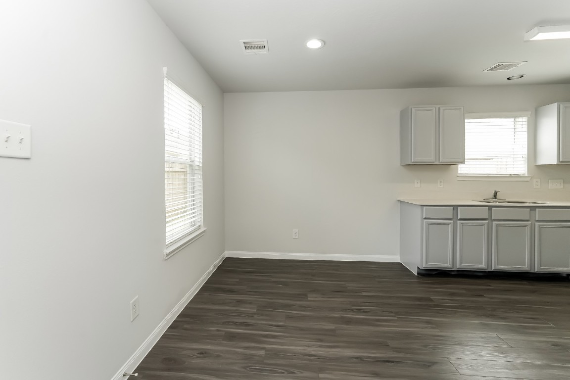 2410 High Island Way Property Photo 5