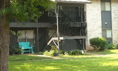 511 Merrill St Property Photo 4