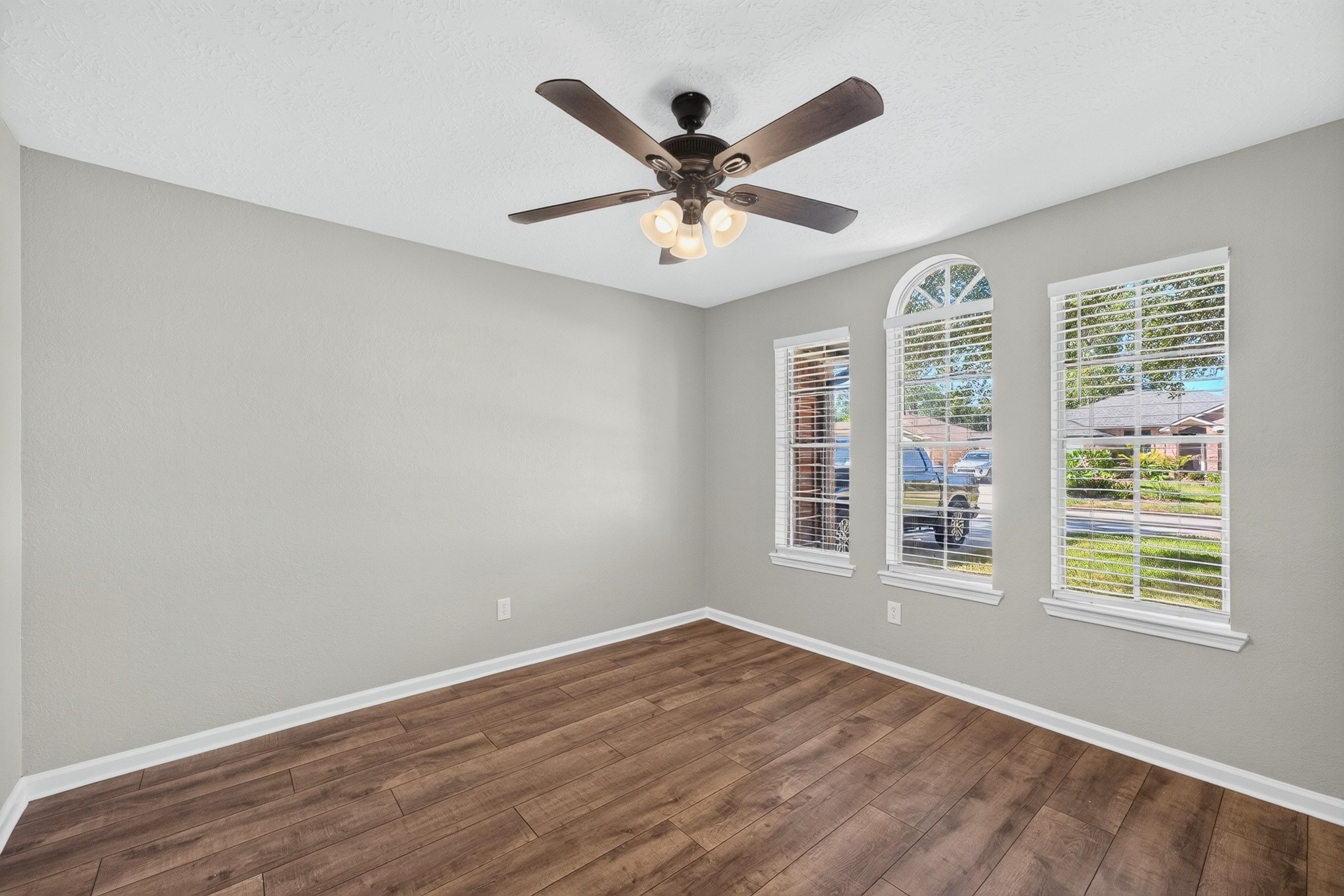2218 Pincher Creek Drive Property Photo 6