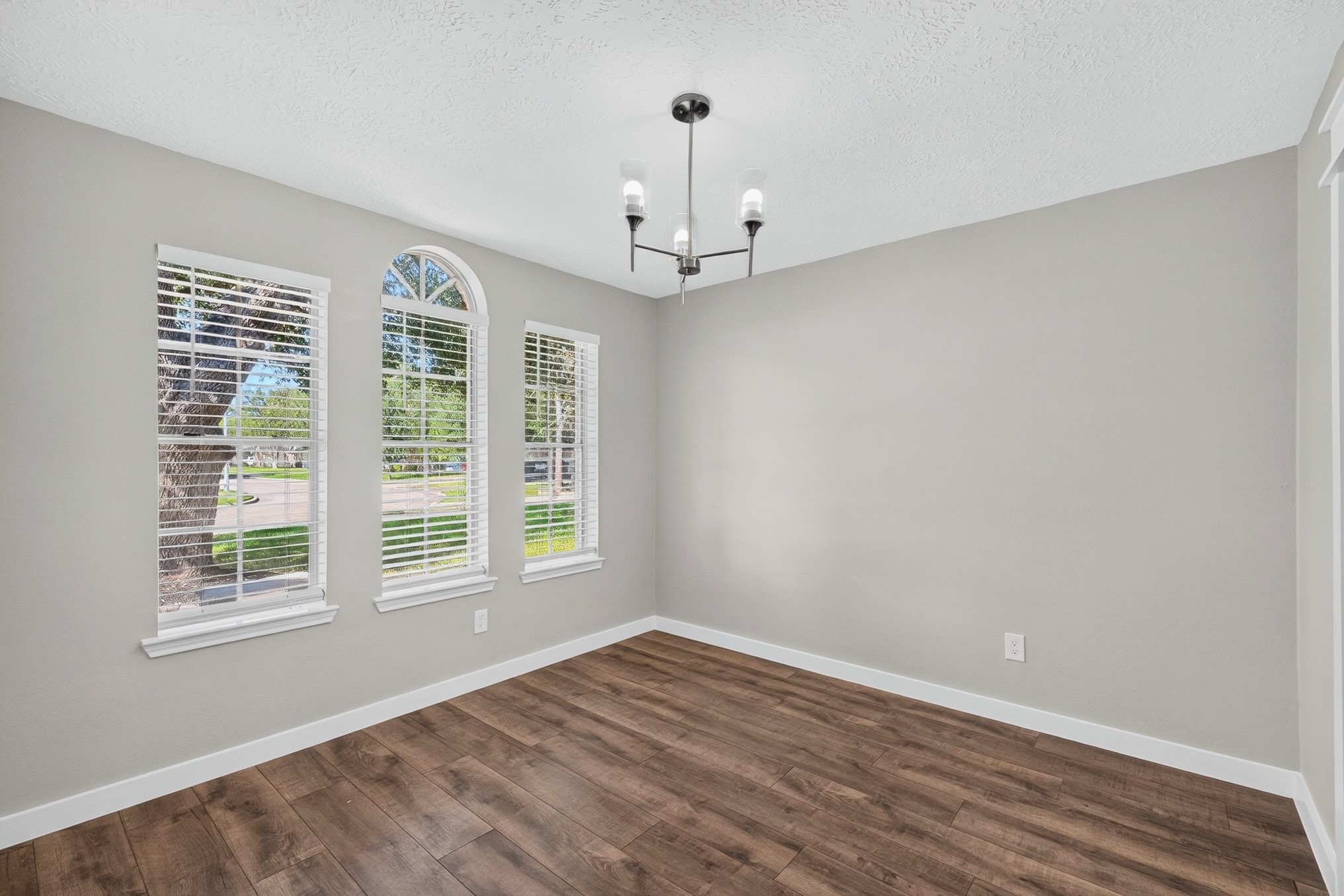 2218 Pincher Creek Drive Property Photo 8
