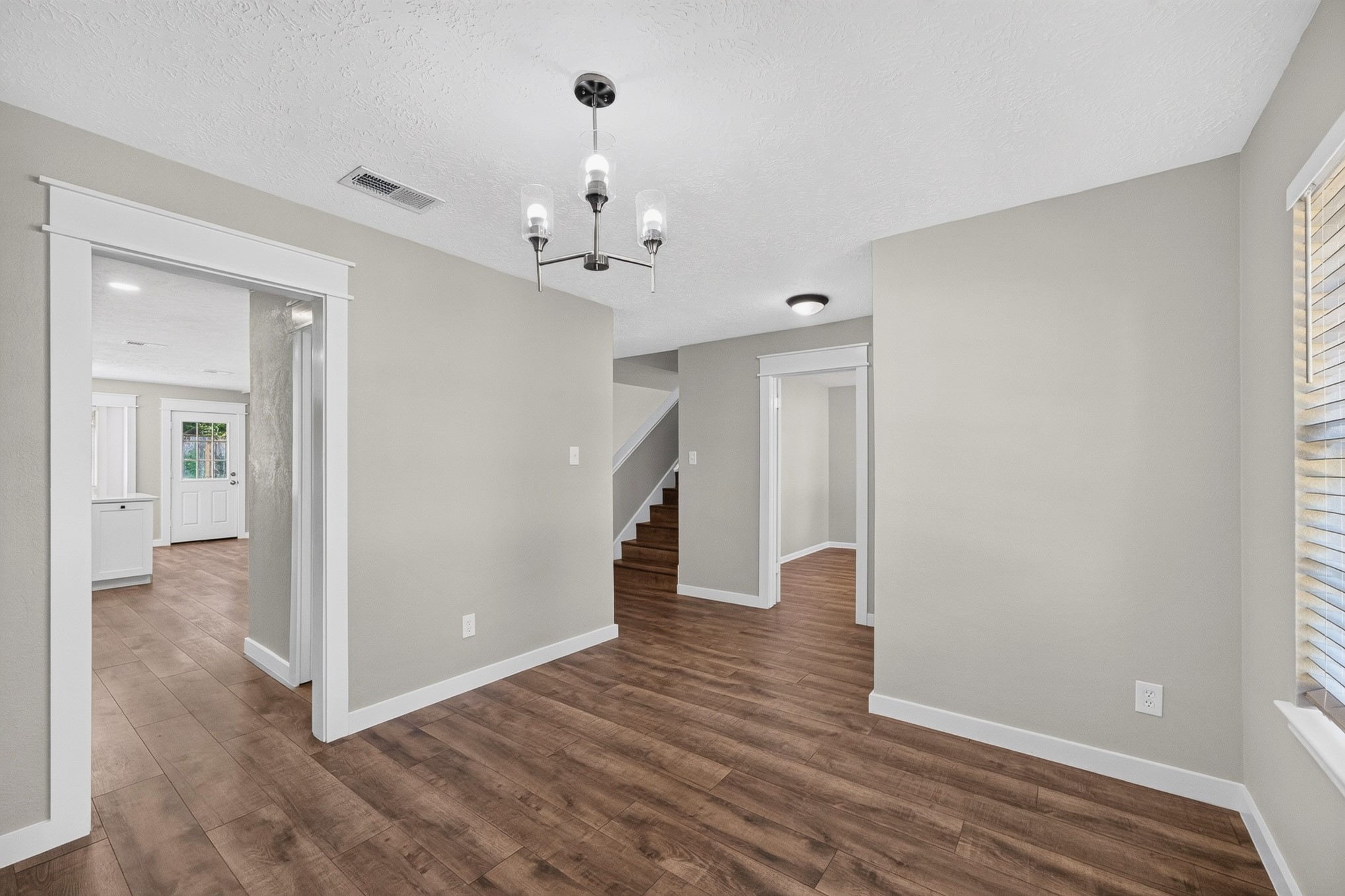 2218 Pincher Creek Drive Property Photo 9
