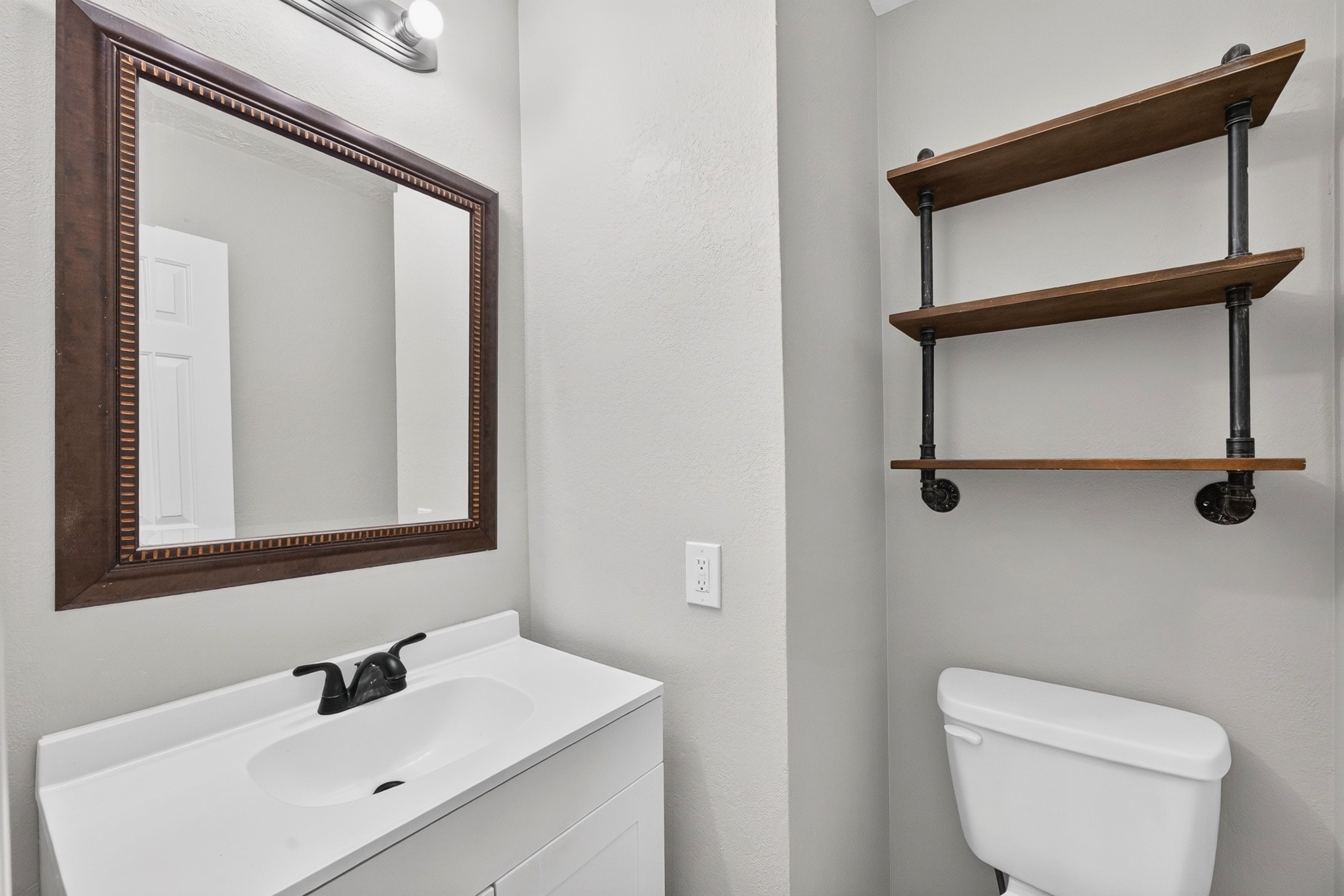 2218 Pincher Creek Drive Property Photo 10
