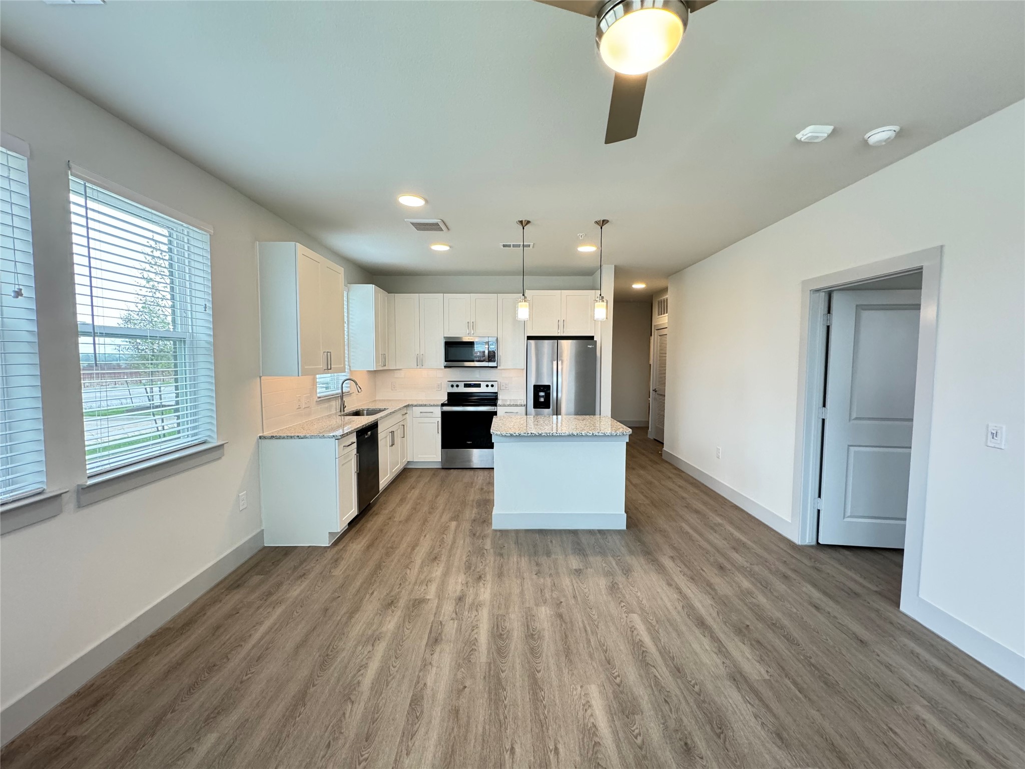 29600 Ronald Reagan Blvd 7201 Property Photo 1