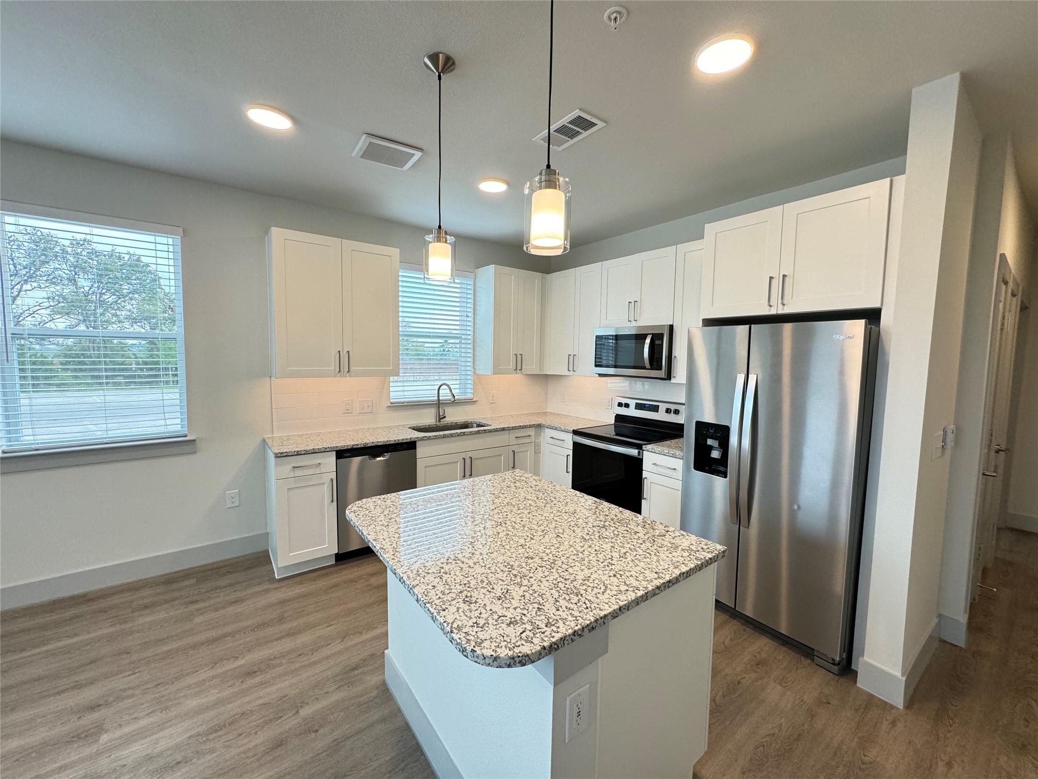 29600 Ronald Reagan Blvd 7201 Property Photo 4