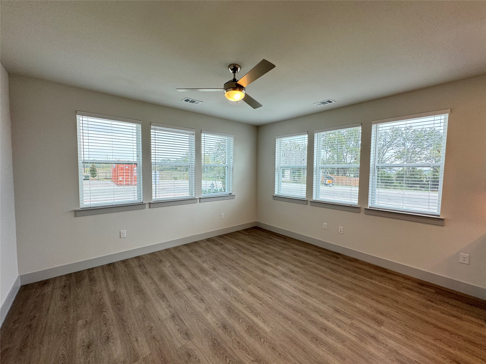 29600 Ronald Reagan Blvd 7201 Property Photo 5