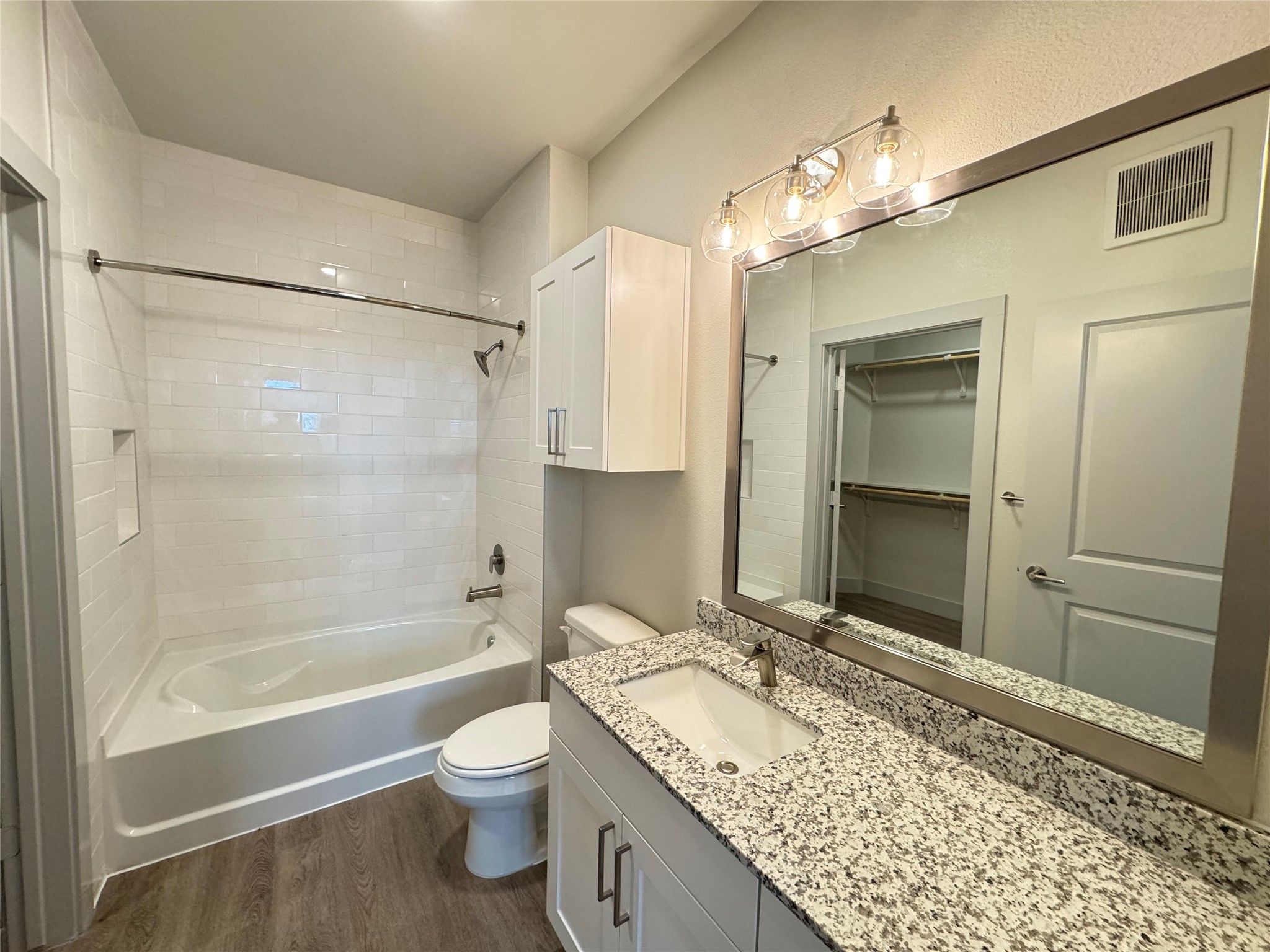 29600 Ronald Reagan Blvd 7201 Property Photo 7