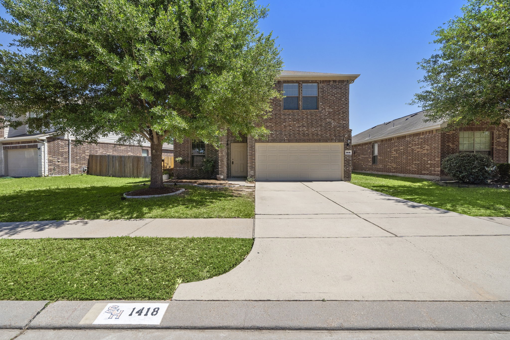 1418 S Maple Drive Property Photo 1