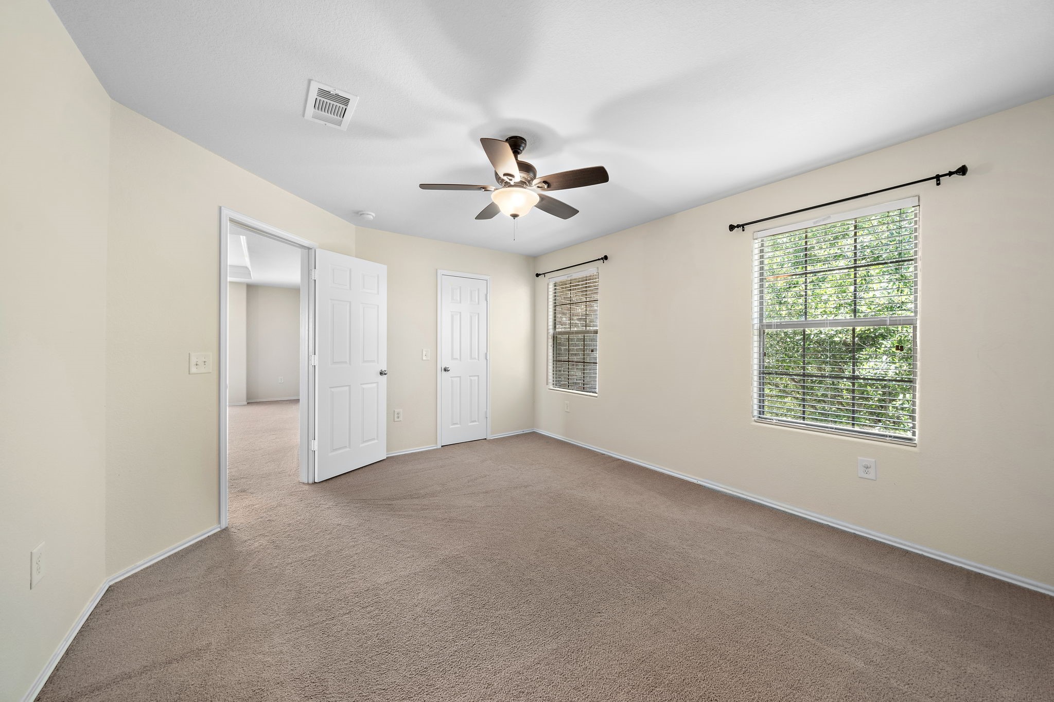 1418 S Maple Drive Property Photo 11