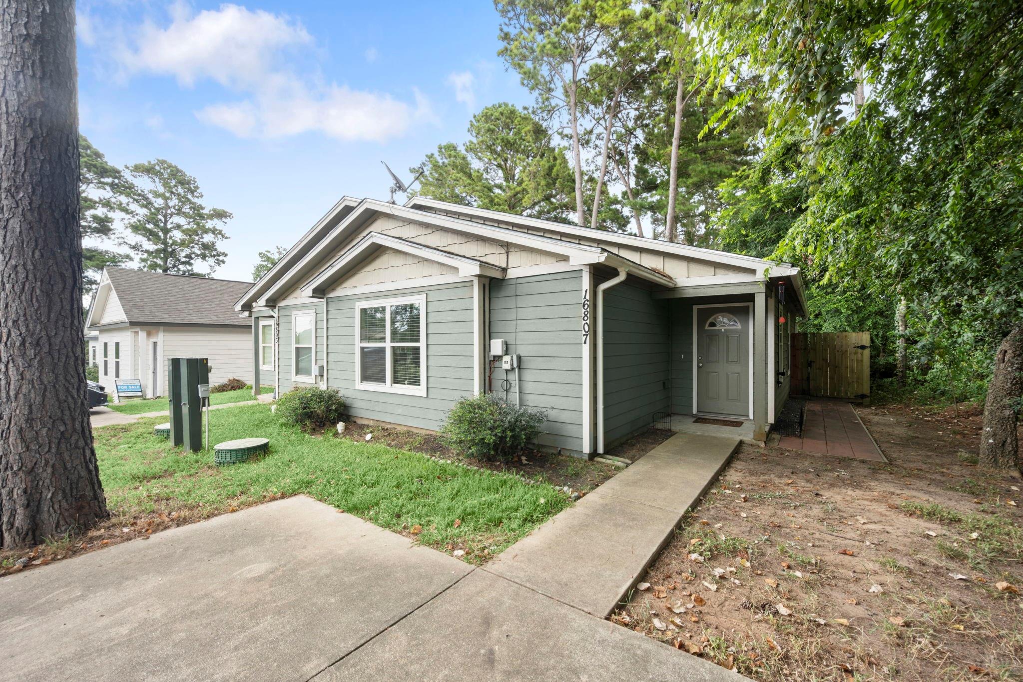 16803 Crestmont Property Photo 4
