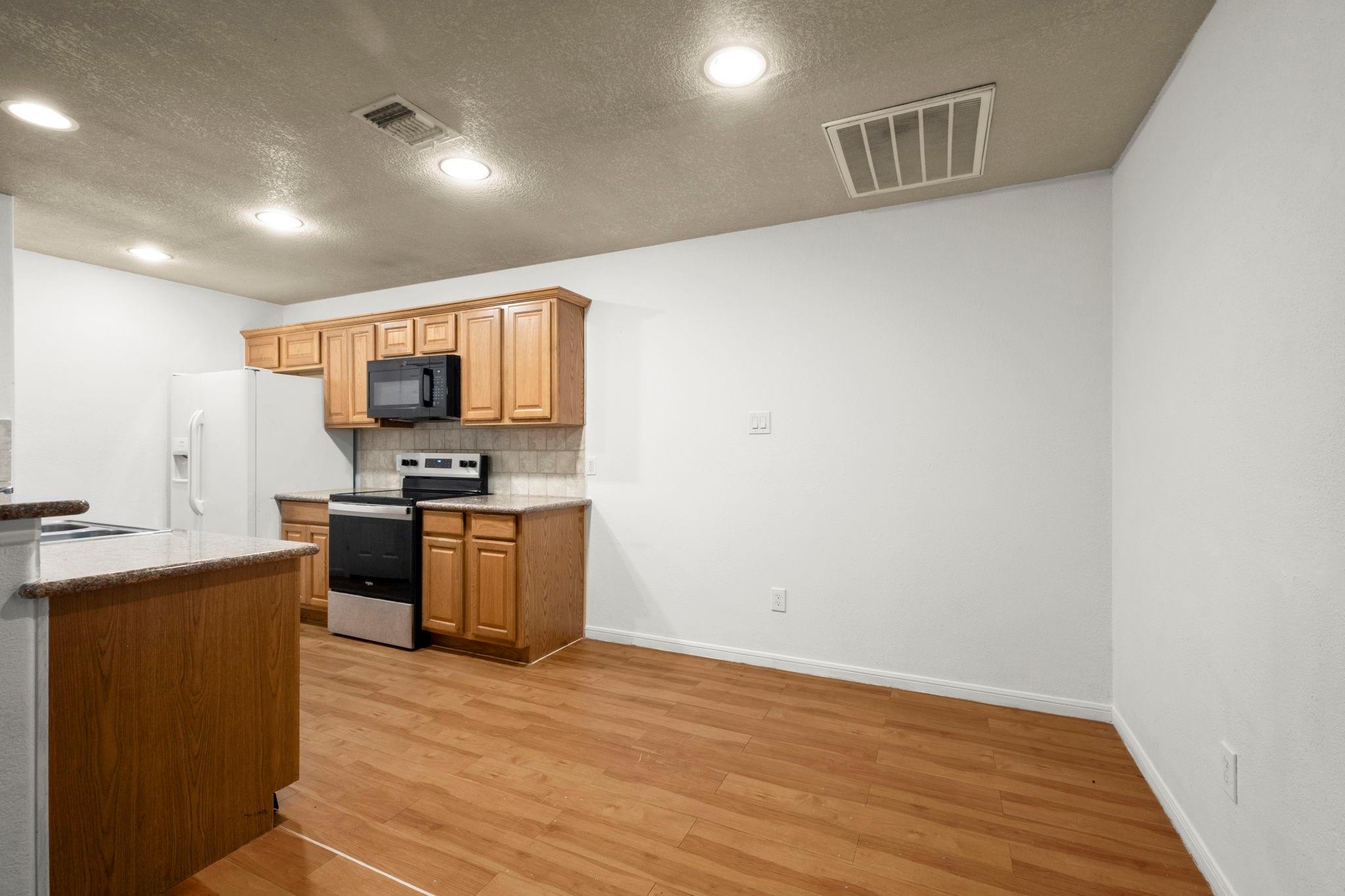 16803 Crestmont Property Photo 8