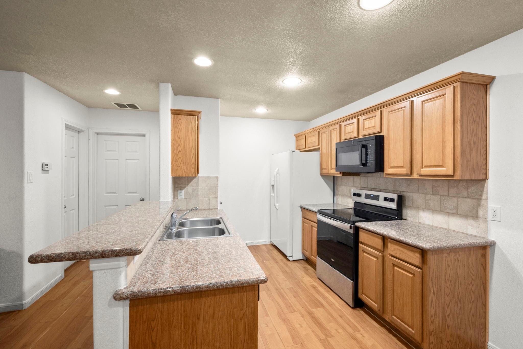 16803 Crestmont Property Photo 9