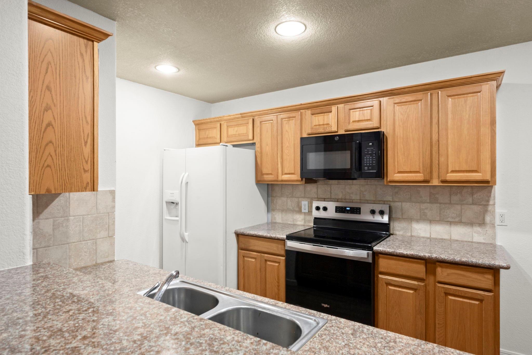 16803 Crestmont Property Photo 11
