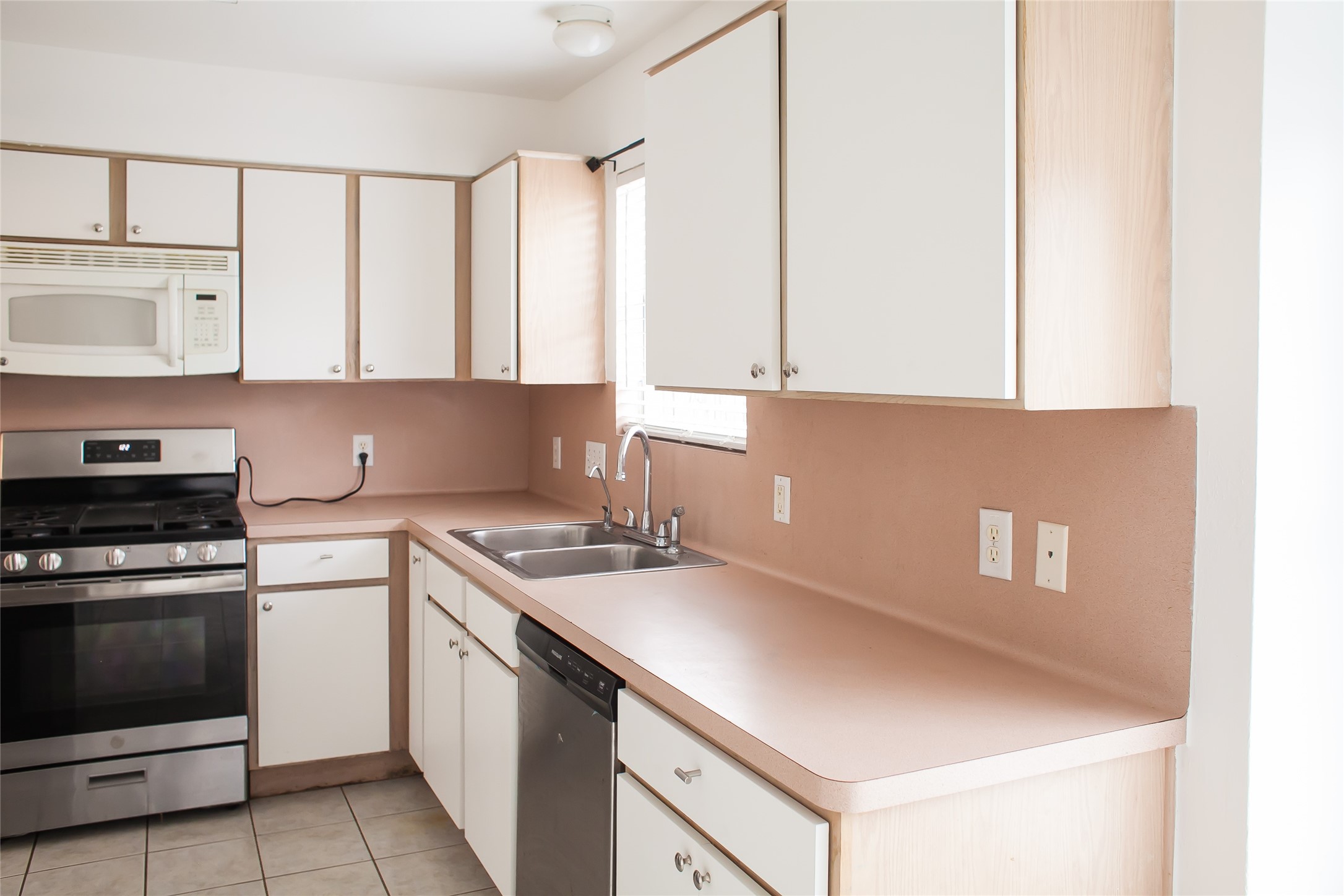8910 Sage Place Property Photo 10