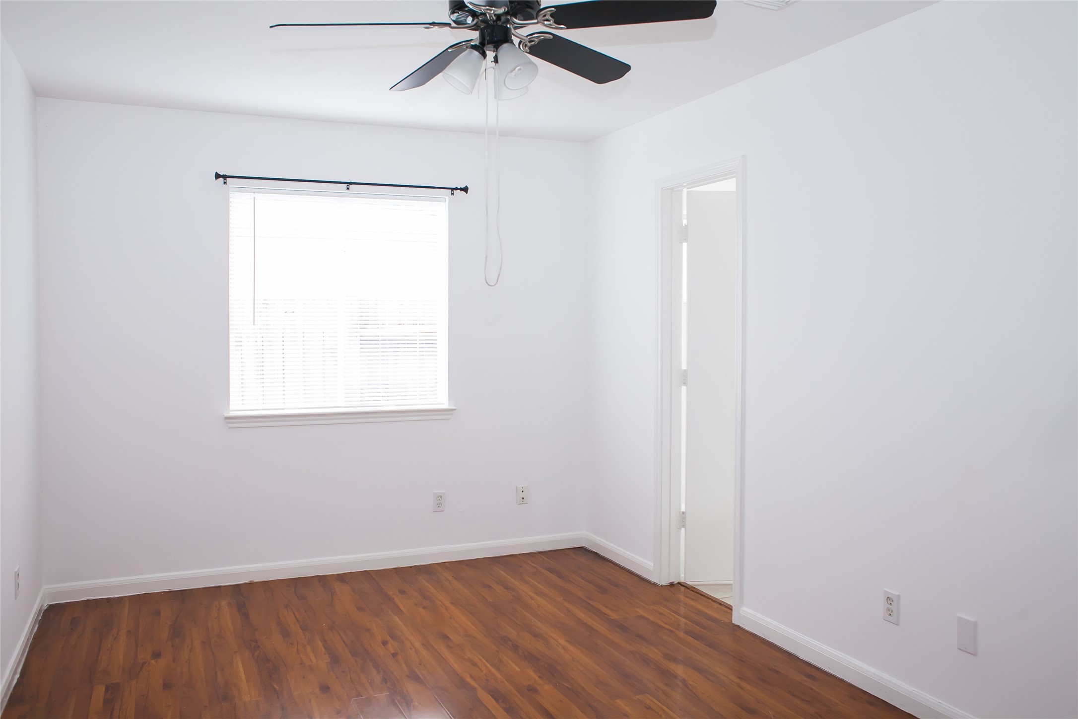8910 Sage Place Property Photo 13