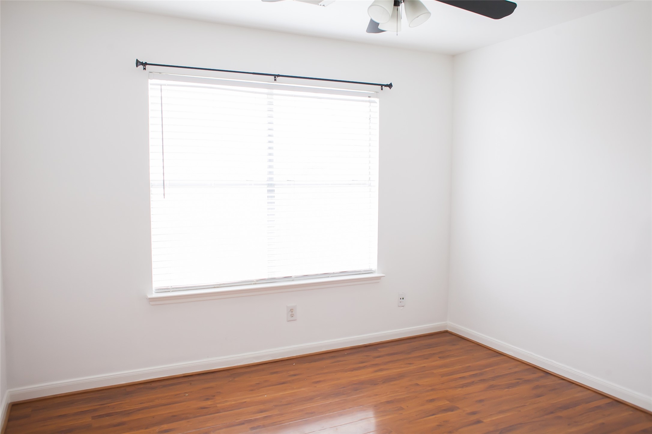 8910 Sage Place Property Photo 16