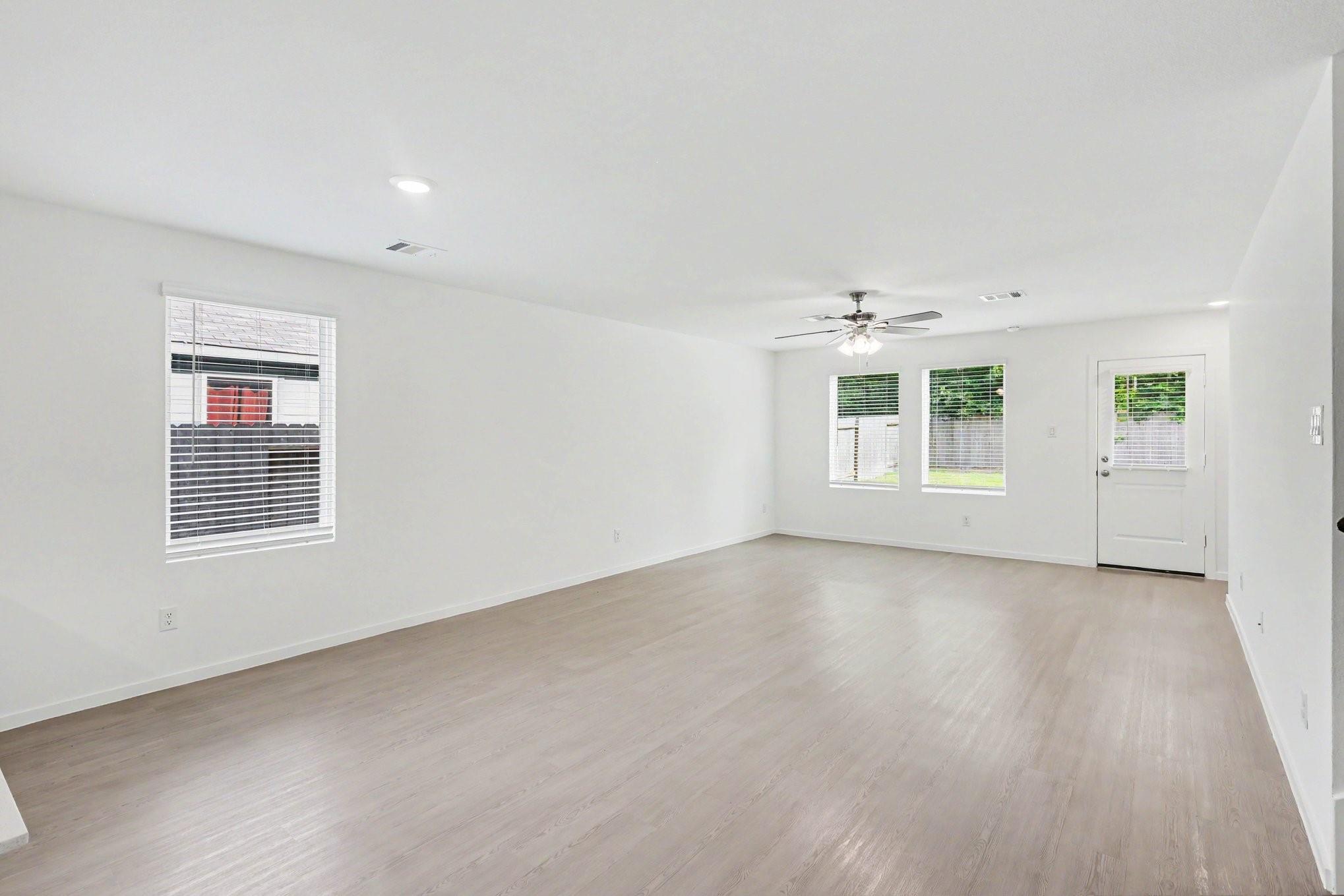 25687 Roy Rogers Court Property Photo 6