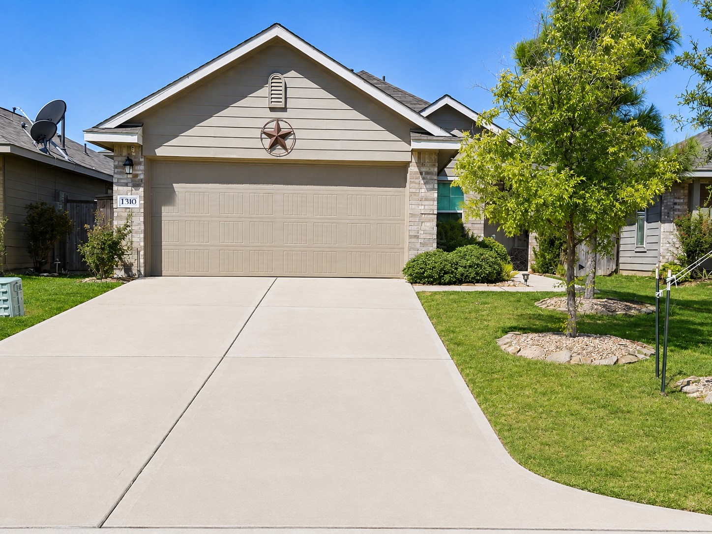 1310 Vincente Court Property Photo 1
