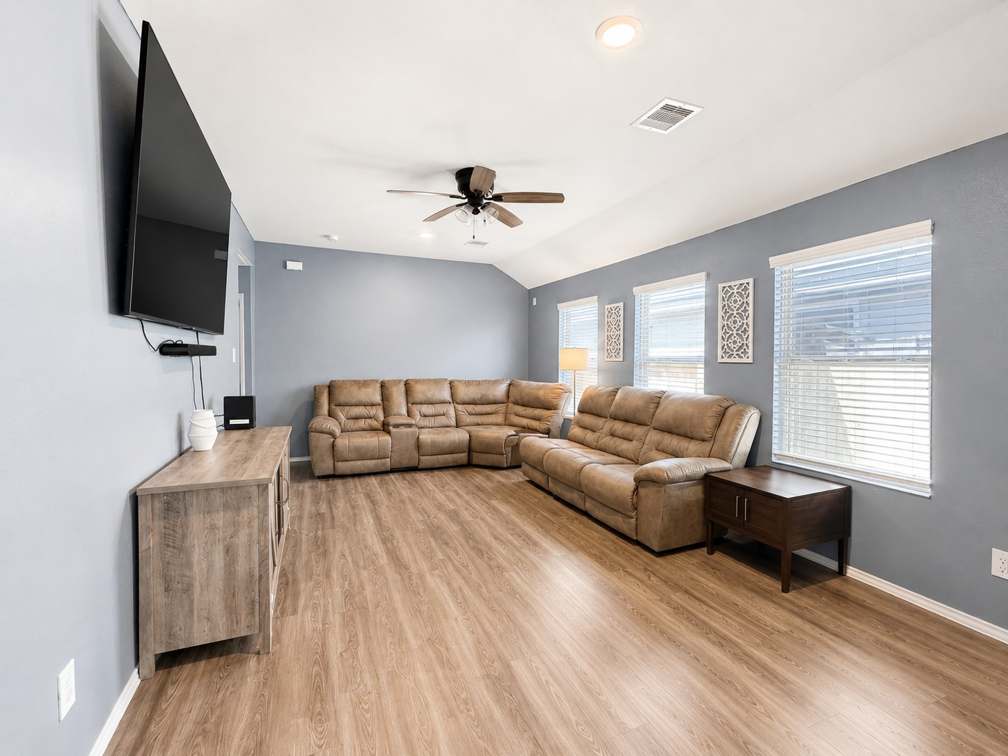 1310 Vincente Court Property Photo 3