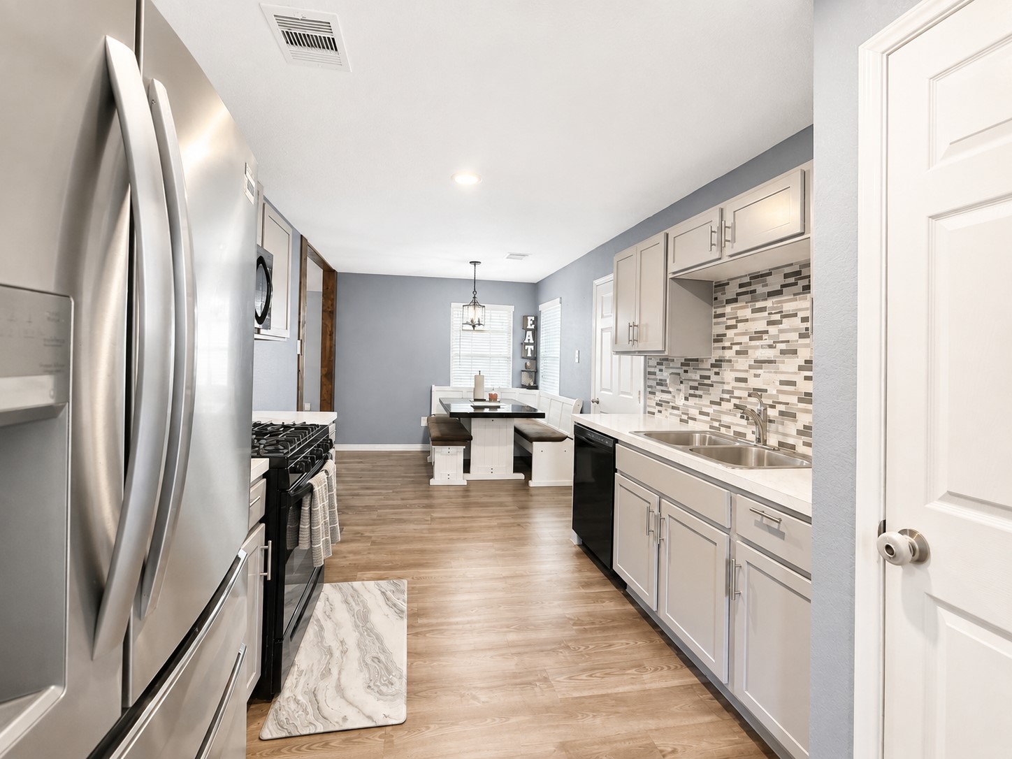 1310 Vincente Court Property Photo 4