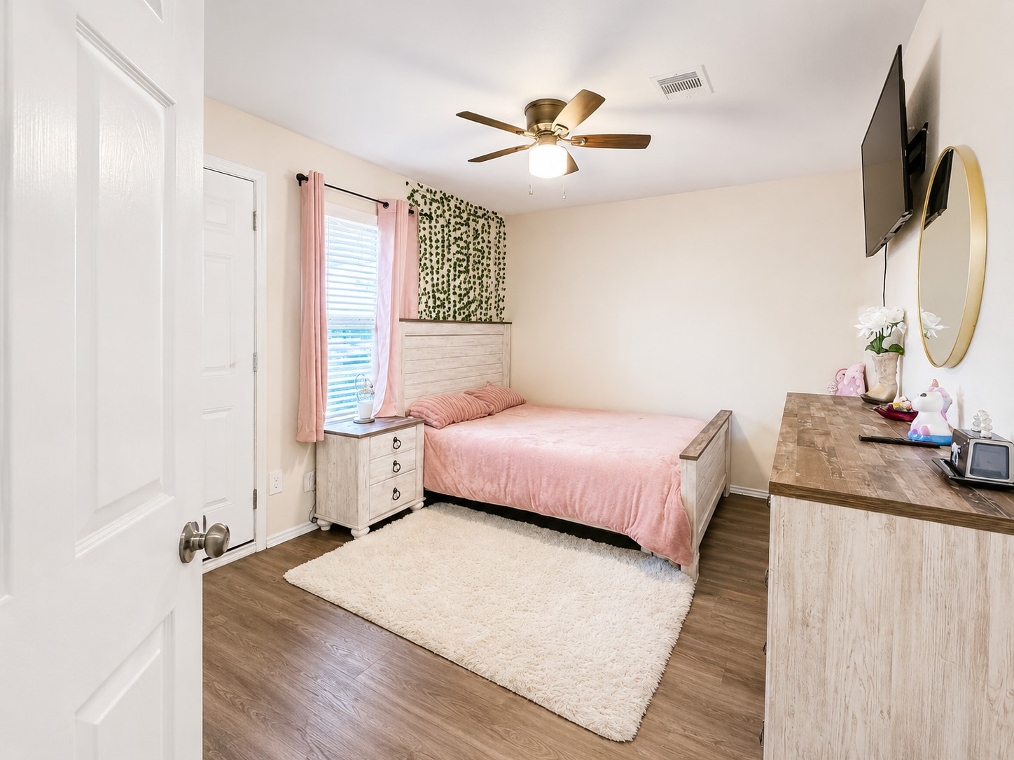 1310 Vincente Court Property Photo 9