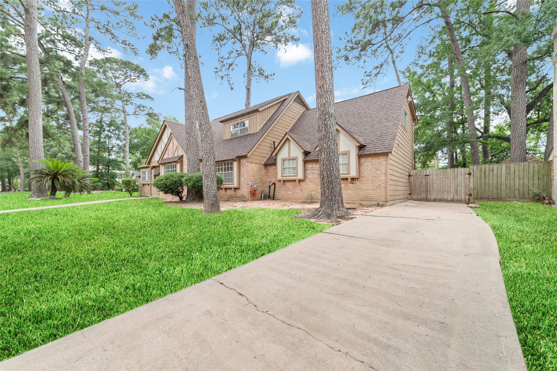 7910 Oak Moss Drive Property Photo 26