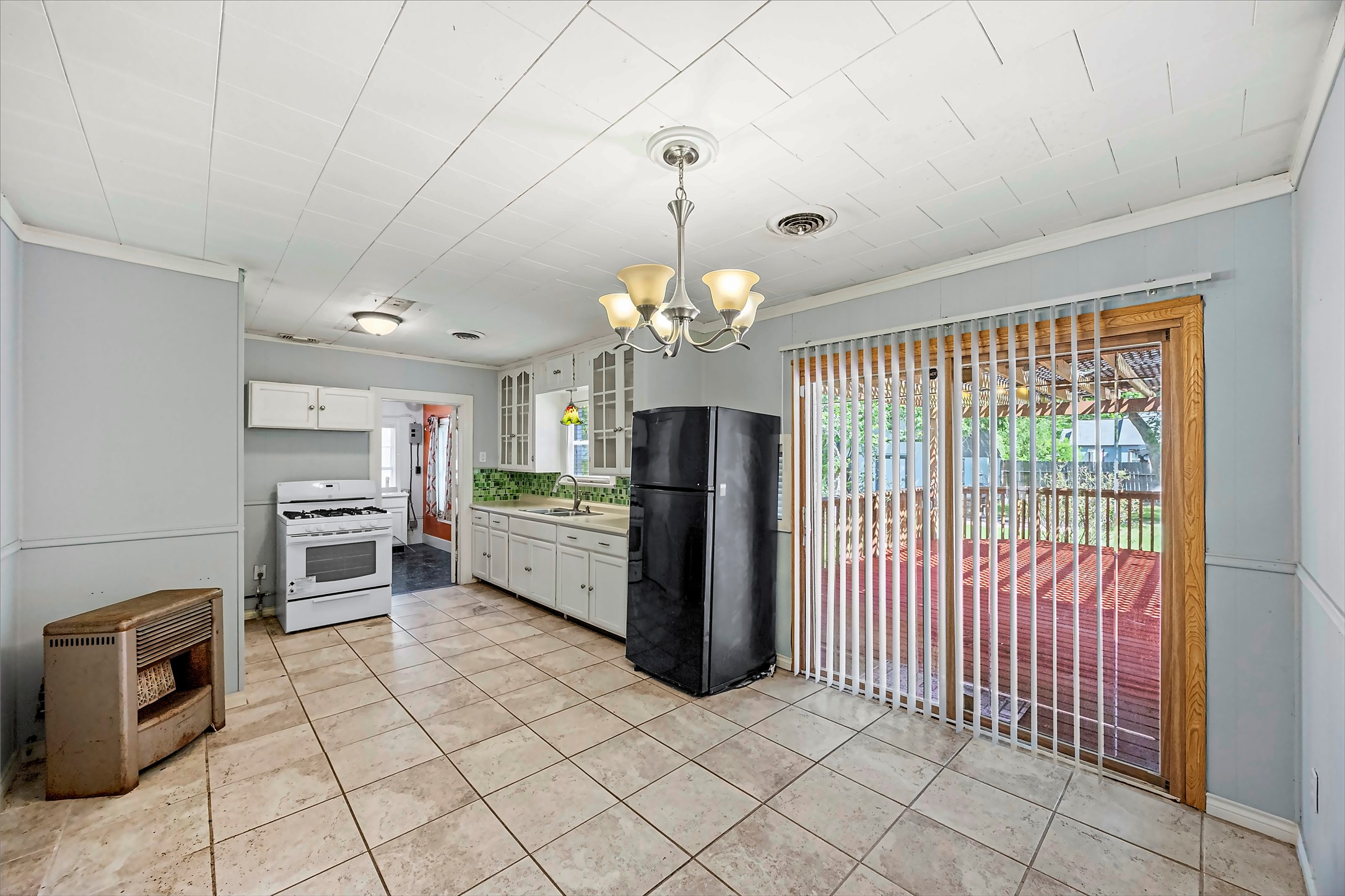 209 South Street Property Photo 8