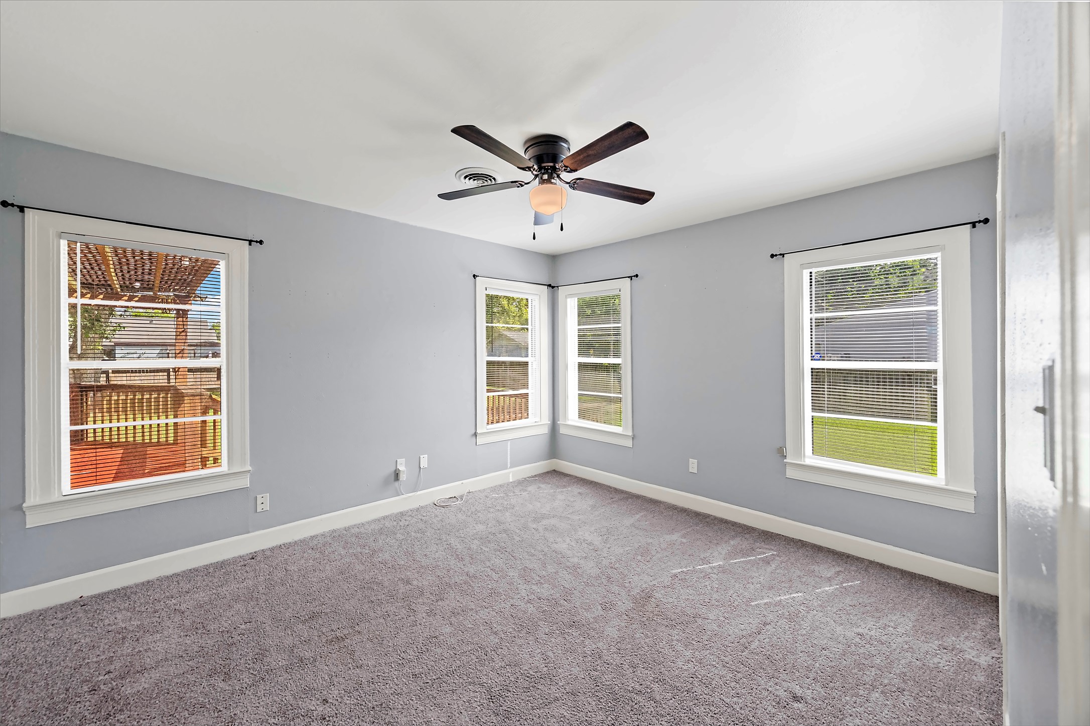 209 South Street Property Photo 12