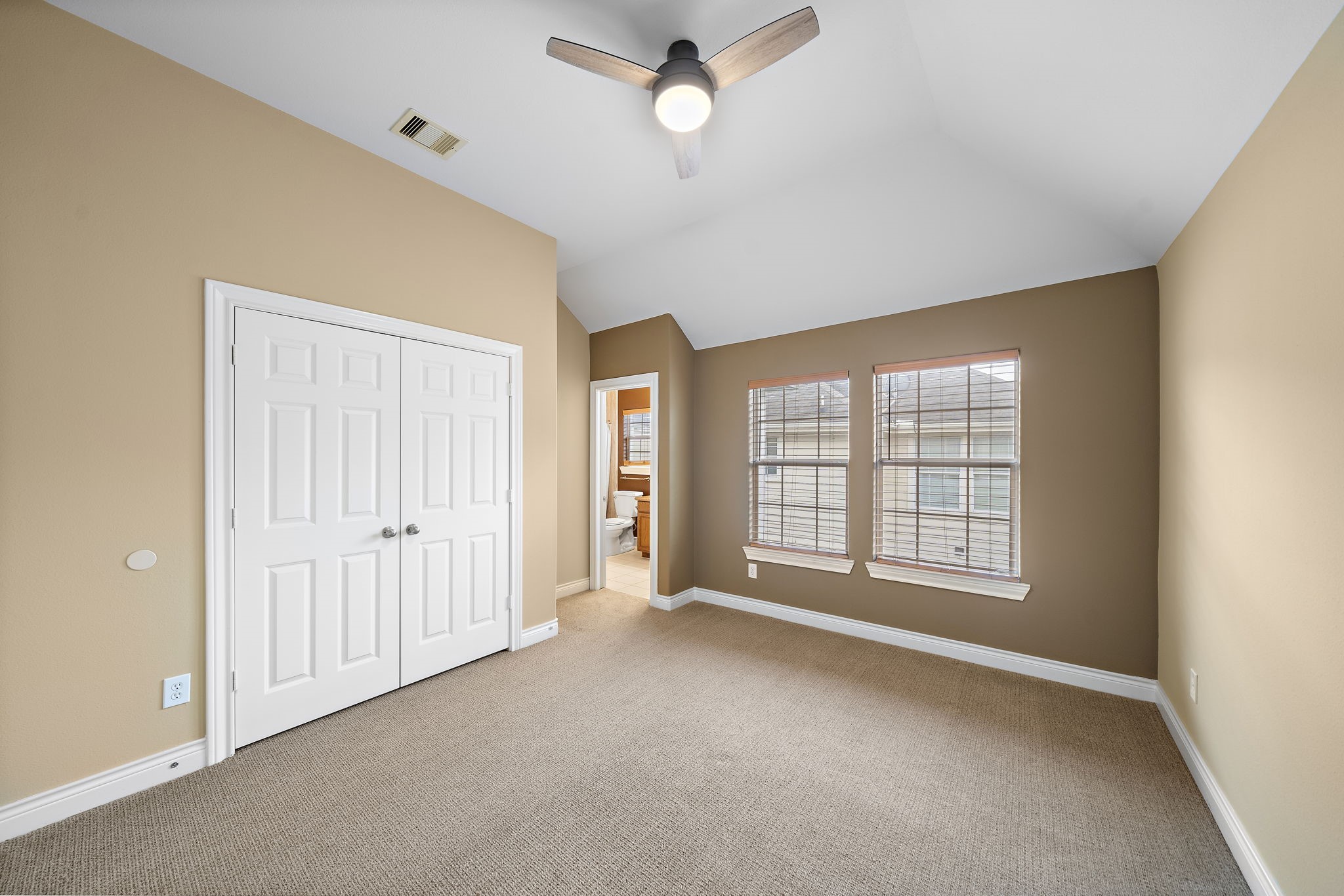 2927 Clinton Drive Property Photo 11
