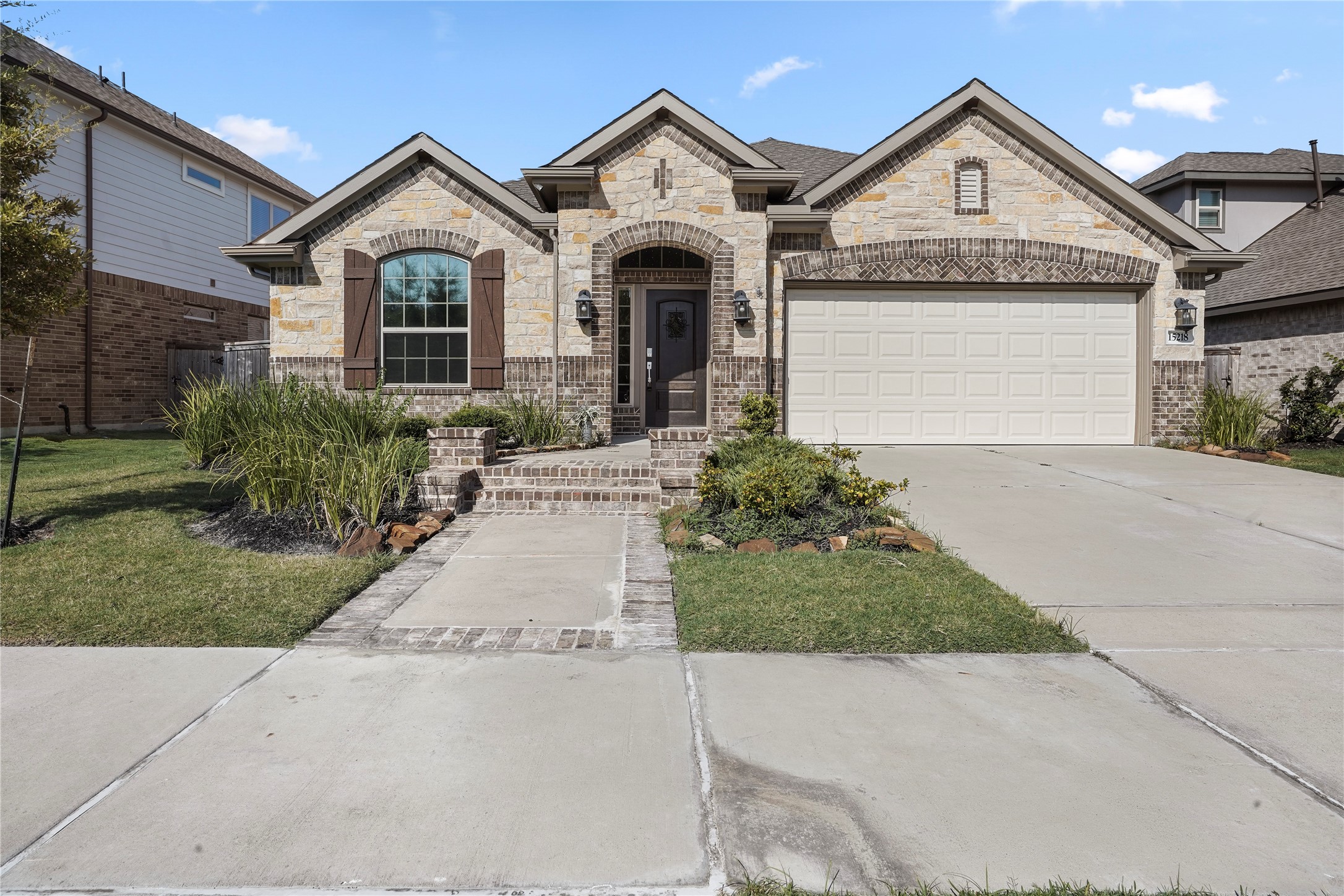 15218 Kickapoo Cavern Drive Property Photo 1