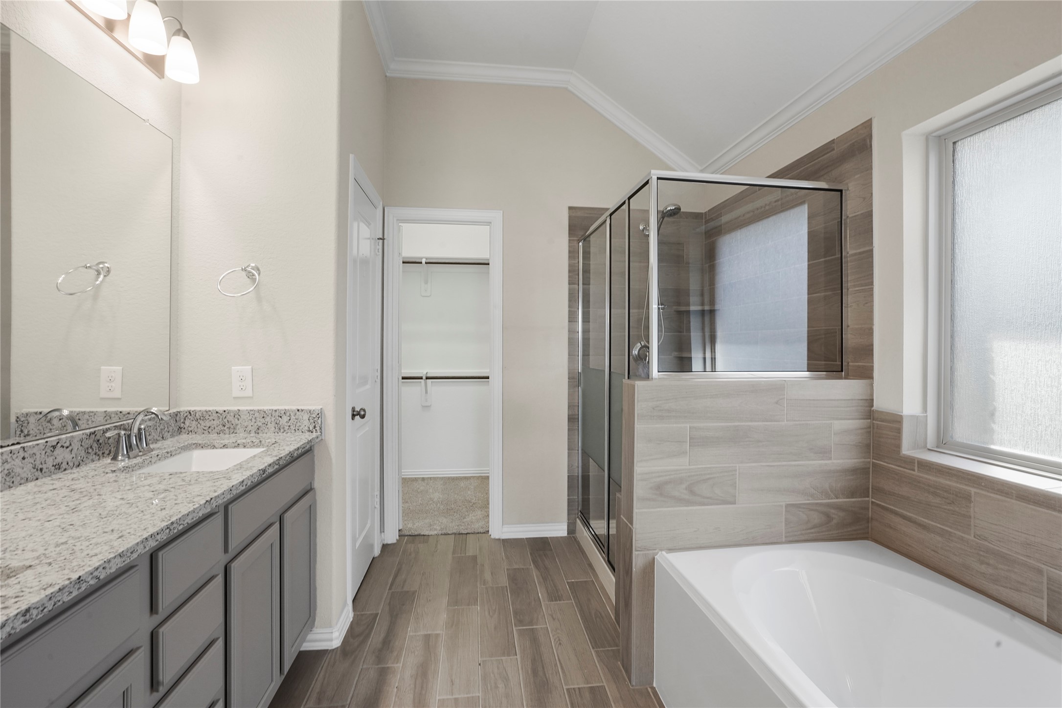 15218 Kickapoo Cavern Drive Property Photo 8