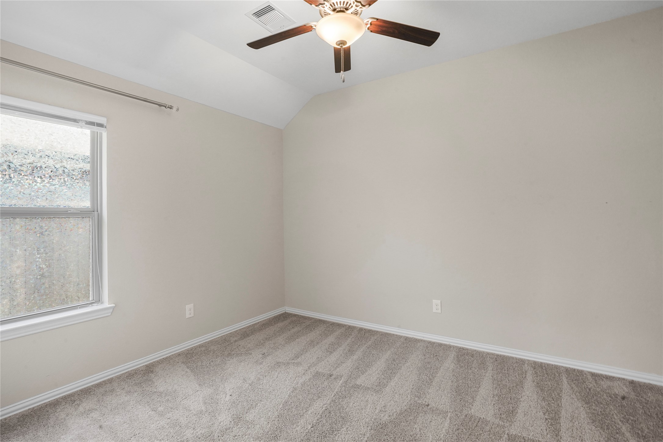 15218 Kickapoo Cavern Drive Property Photo 9